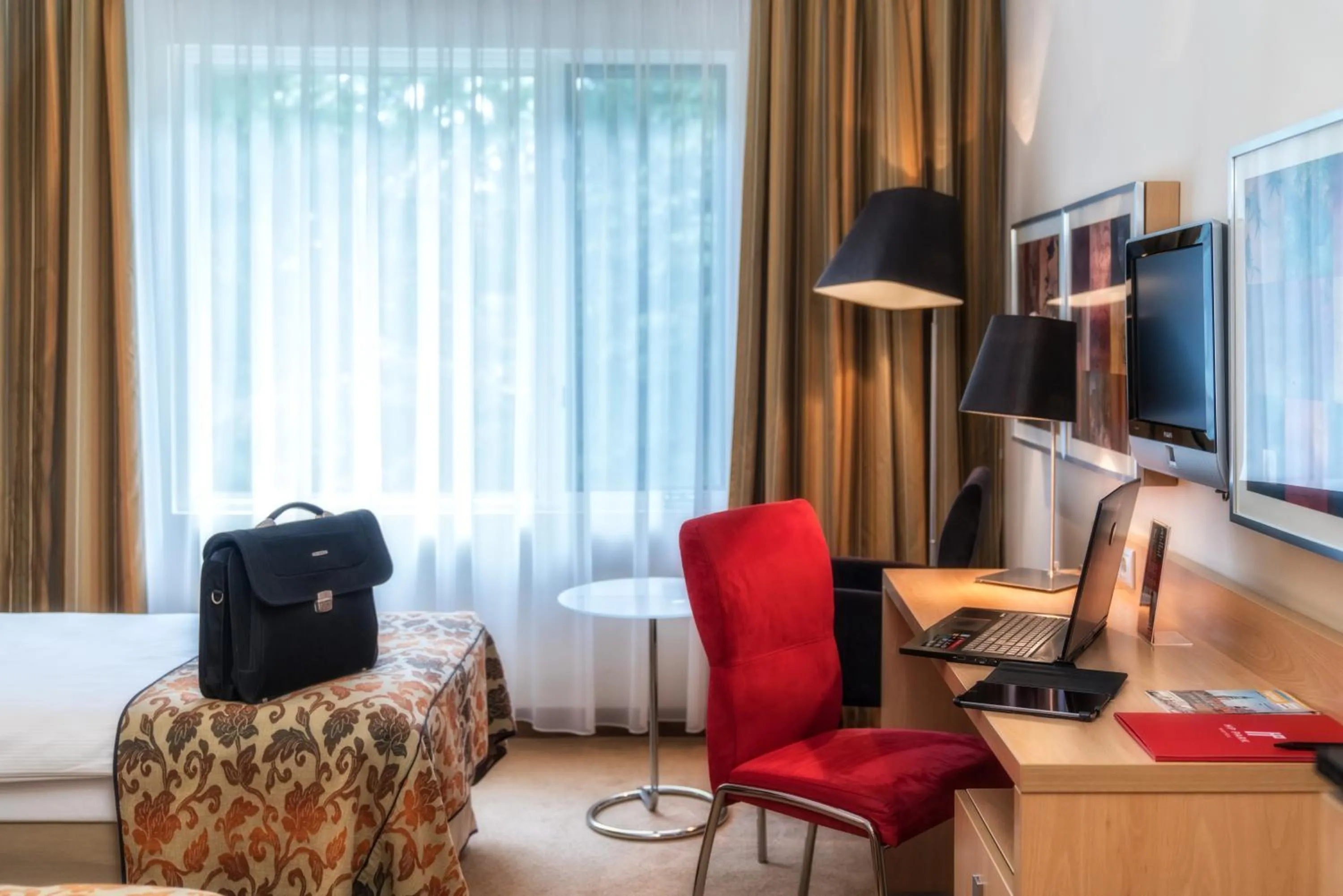 TV and multimedia in Hotel HP Park Poznań Malta