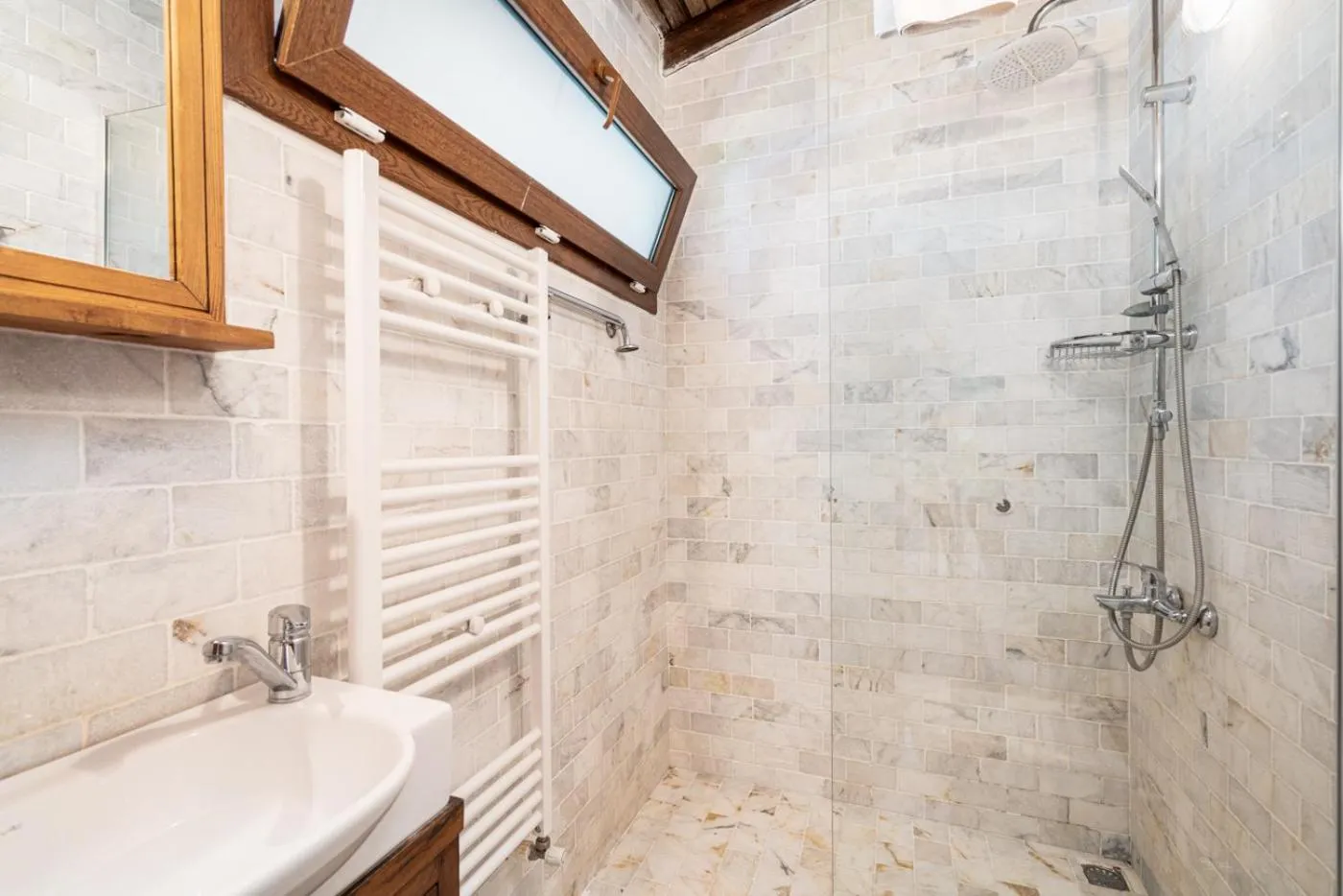 Bathroom in Ephesus Lodge