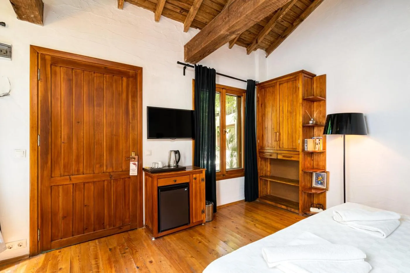 TV and multimedia, Bed in Ephesus Lodge