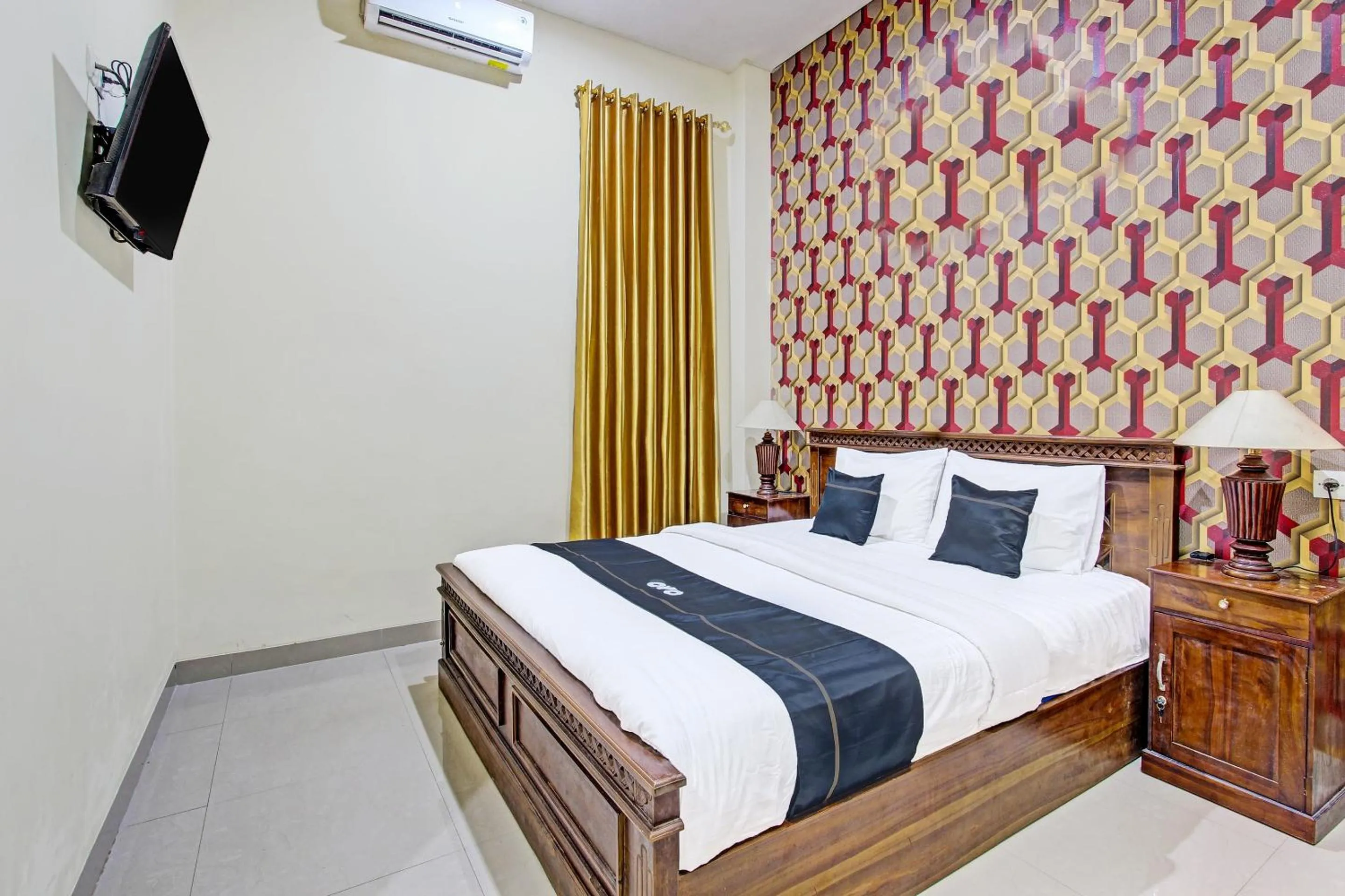 Bedroom in Collection O 91481 Mahkota Hotel Purwodadi