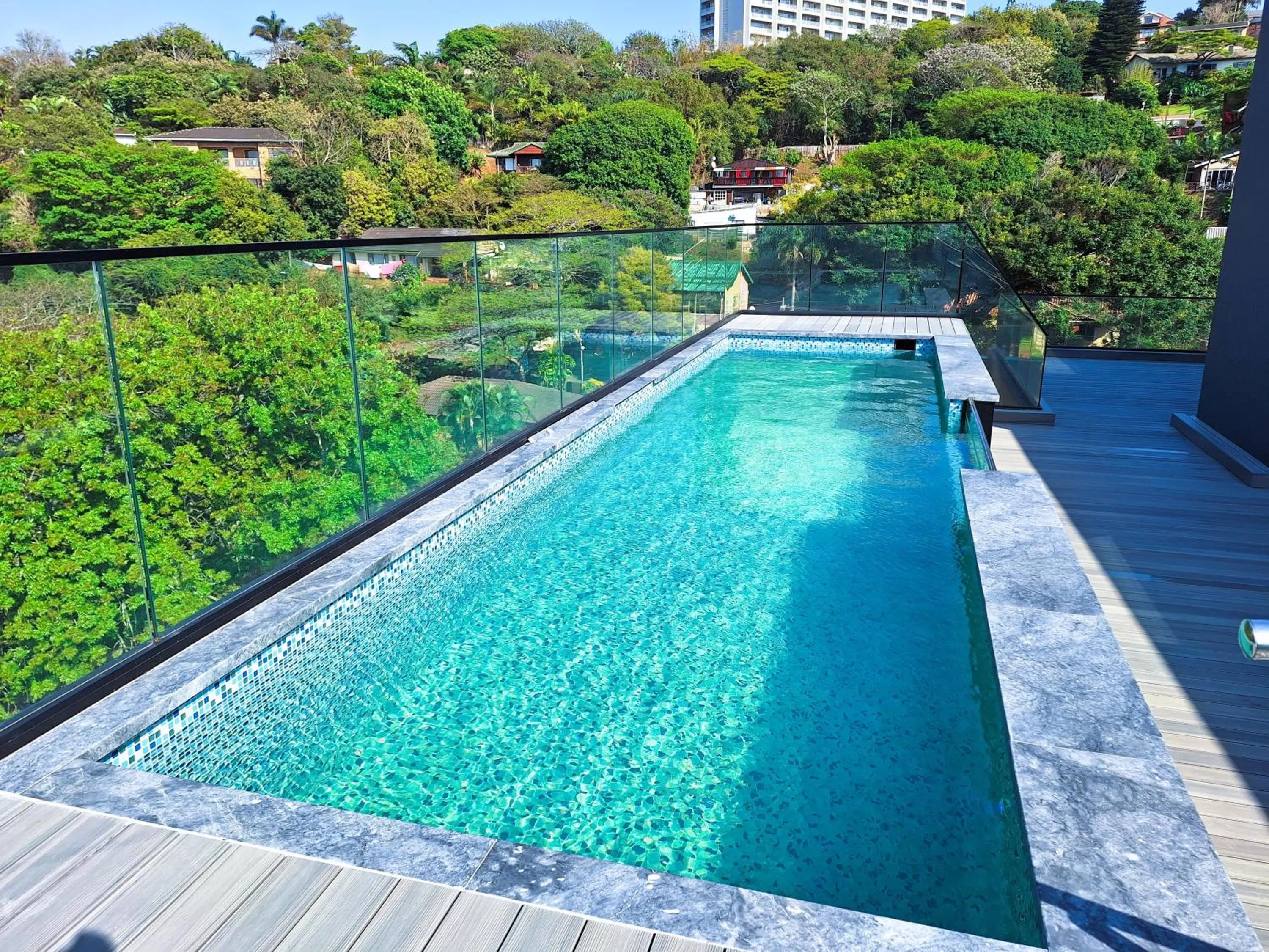 Swimming pool in Zar Hotel