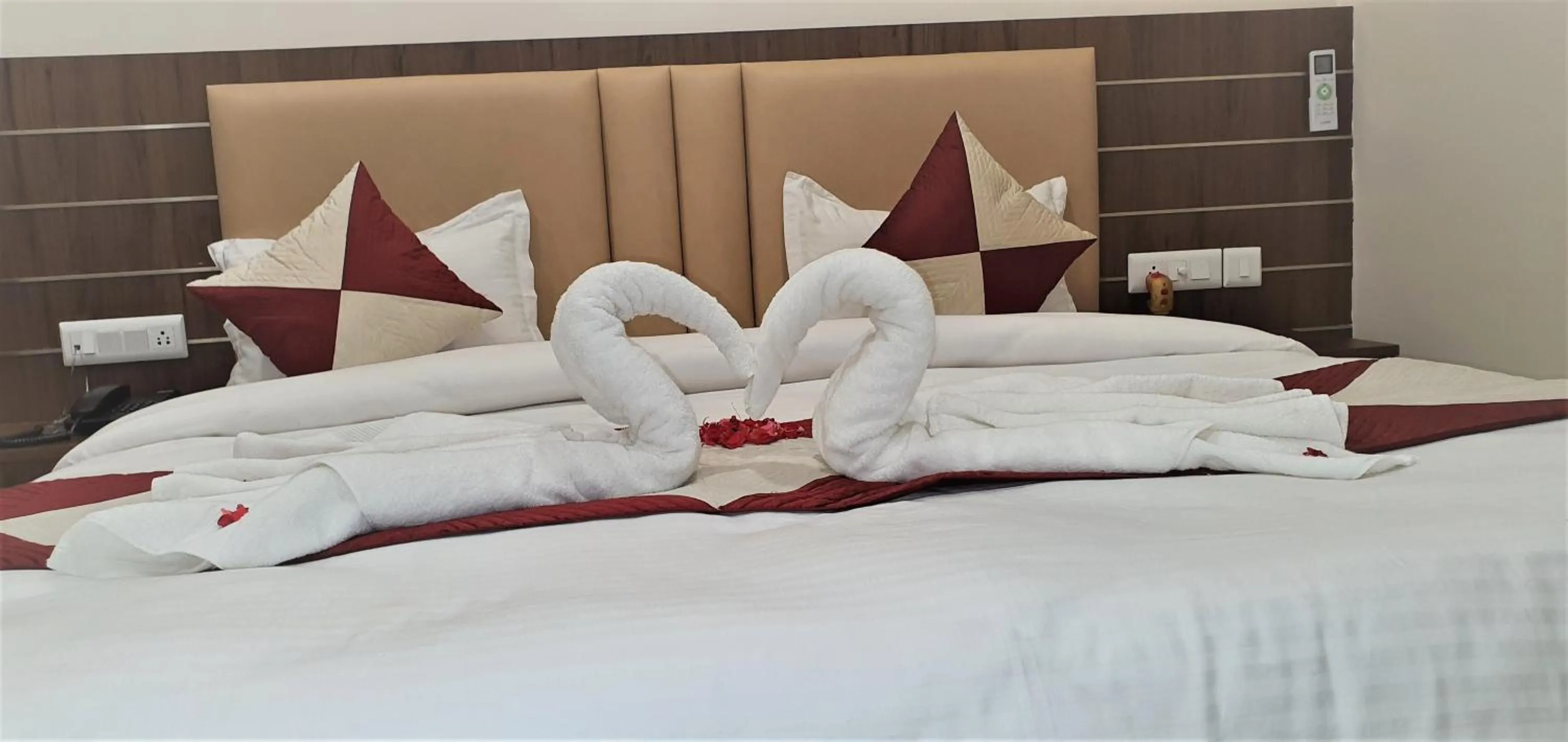 View (from property/room), Bed in Hotel MK Grand