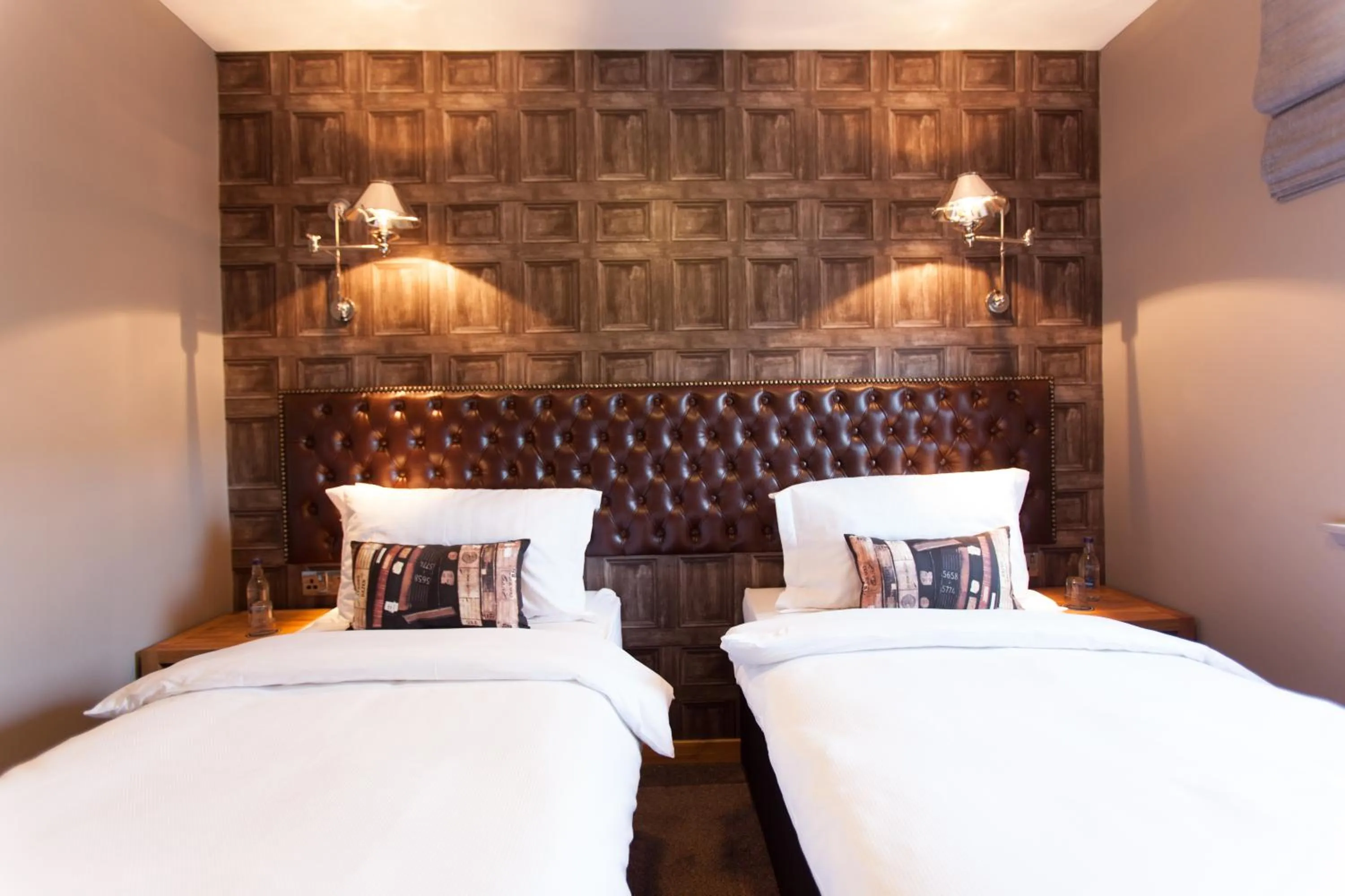 Bedroom, Bed in The Salmon Inn