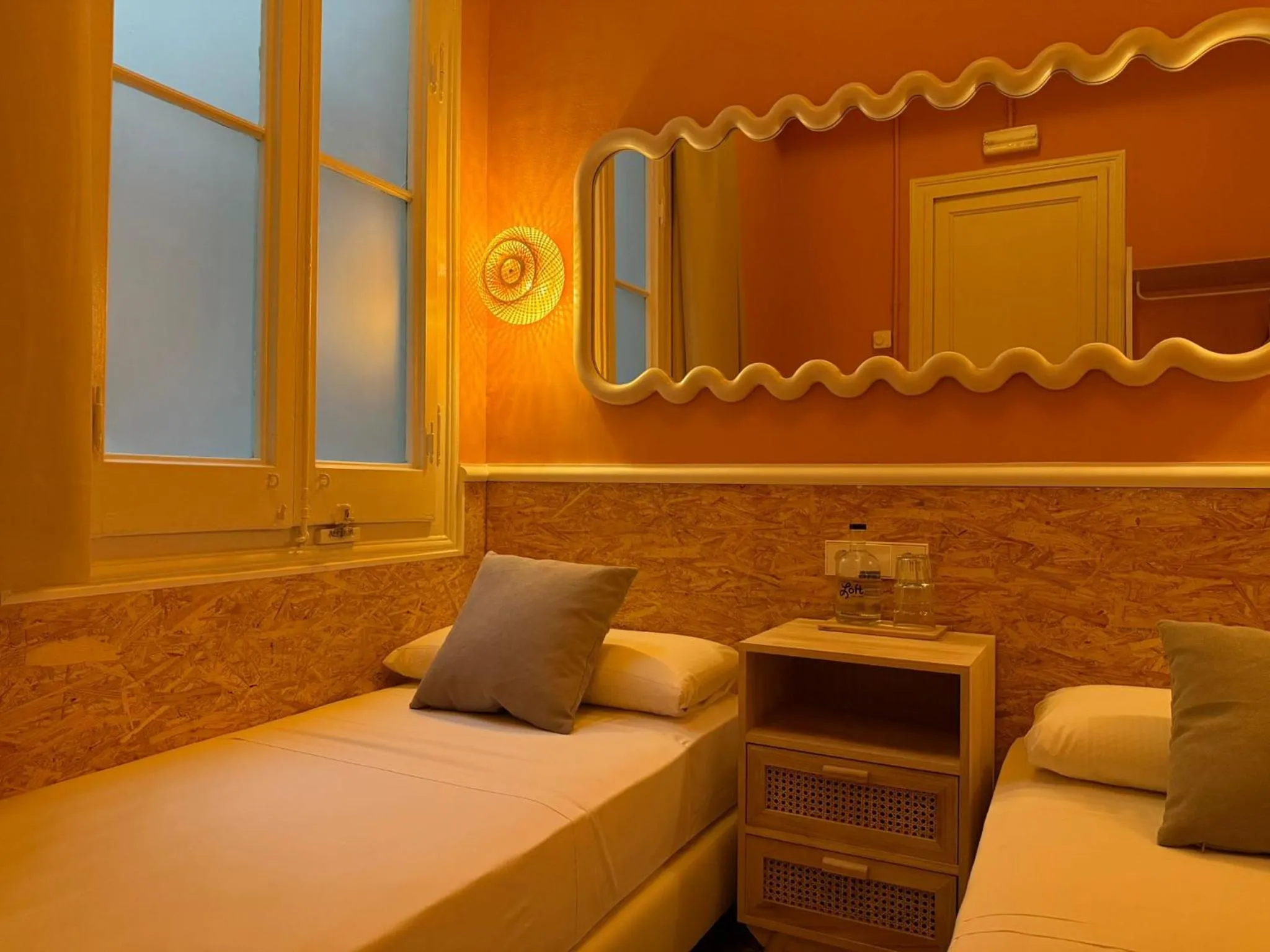 Photo of the whole room, Bed in The Loft House Barcelona