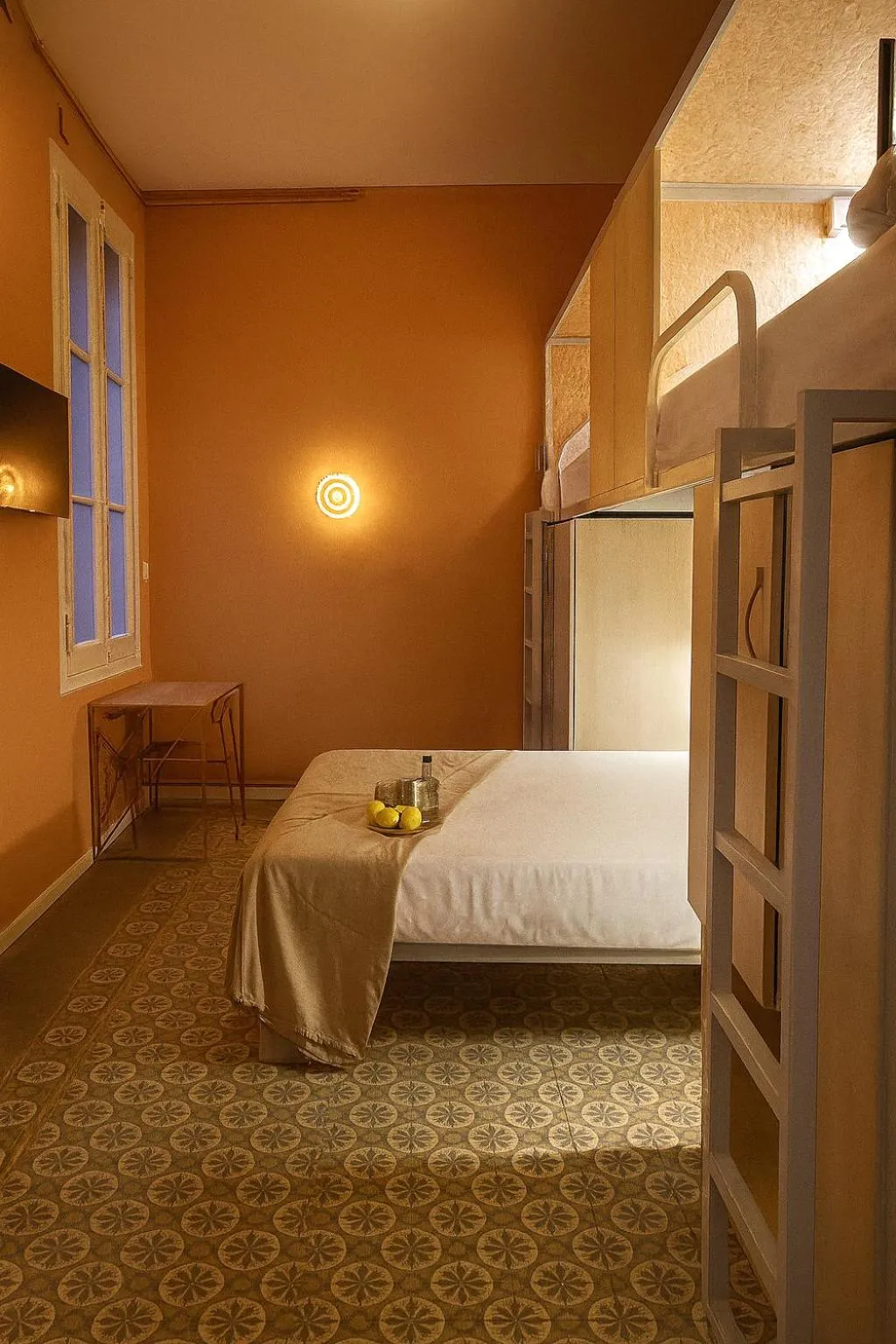 Photo of the whole room, Bed in The Loft House Barcelona