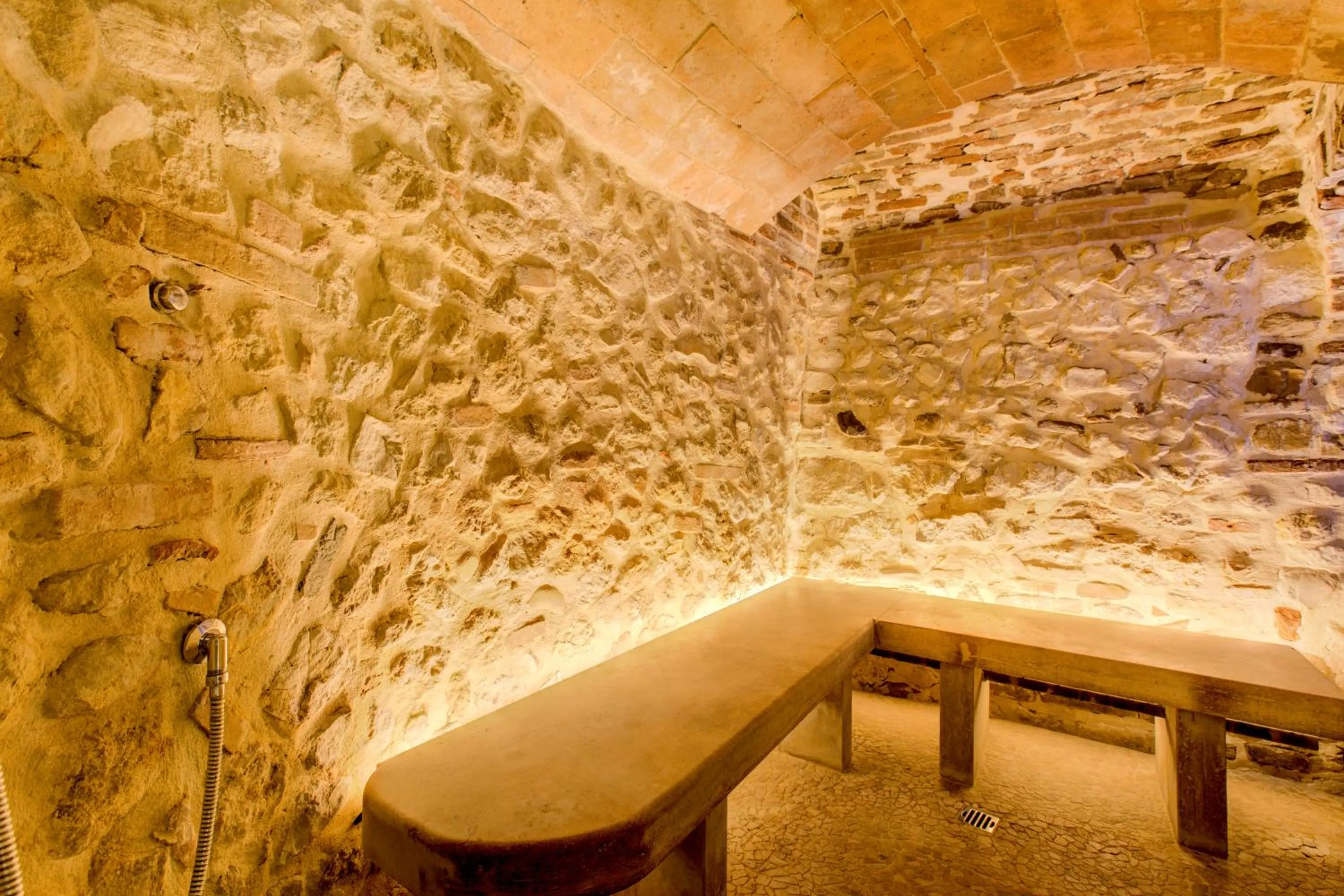 Steam room in Oste del Castello Wellness & Bike Hotel