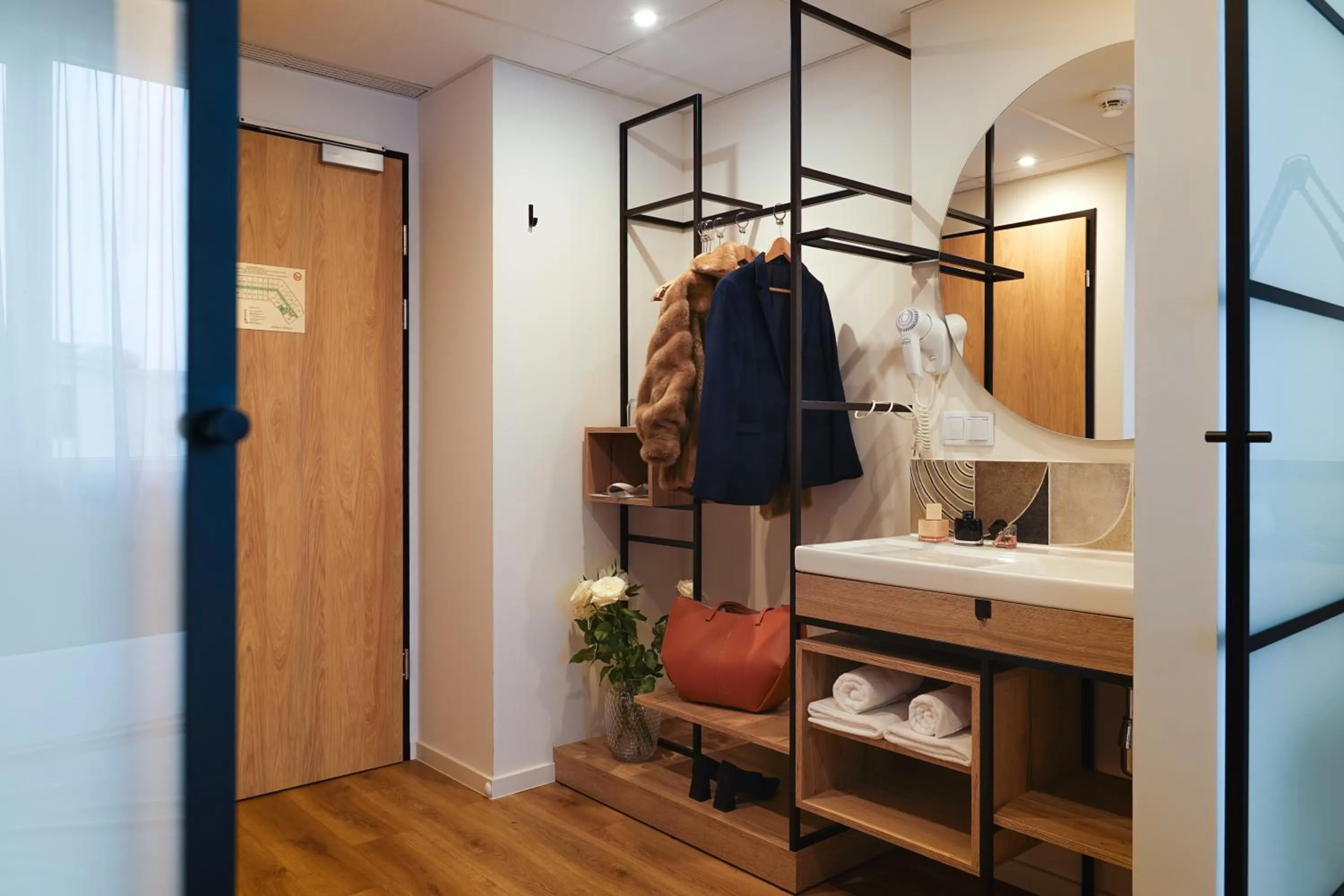 wardrobe in Hotel Convictus Cracovia for business & travellers