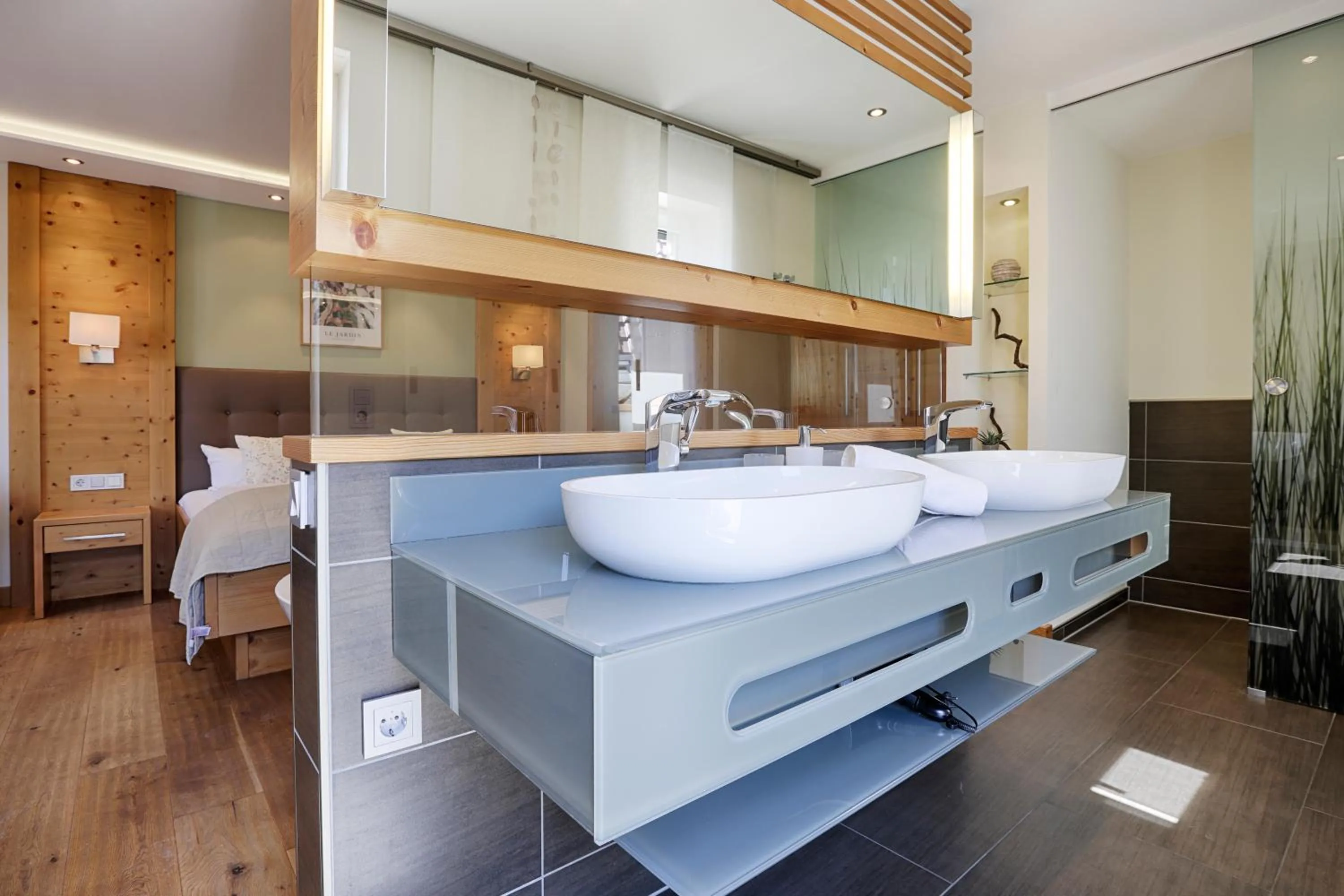 Photo of the whole room in Landhotel Schwab - by homekeepers