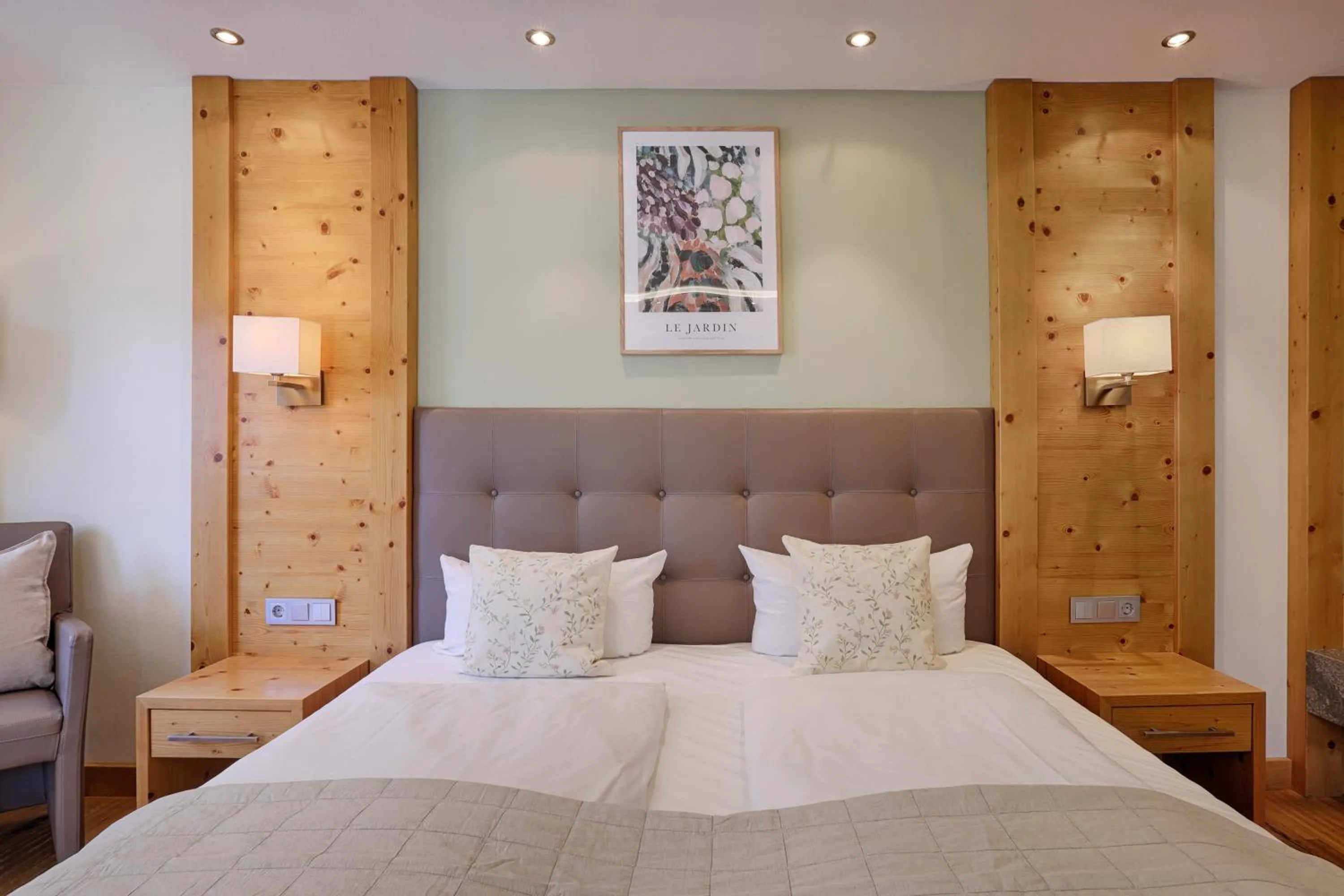 Photo of the whole room, Bed in Landhotel Schwab - by homekeepers