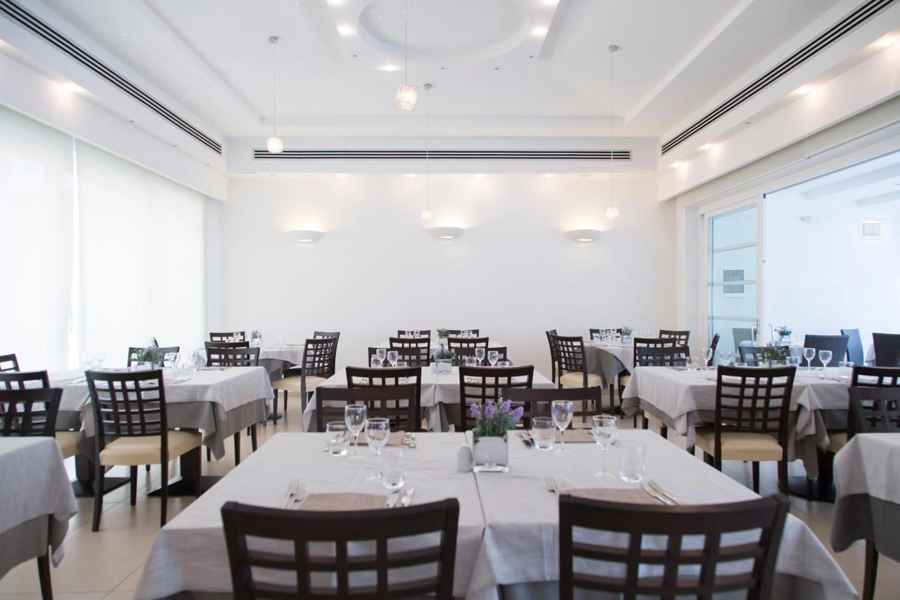 Restaurant/places to eat in AHR Baja Hotel & Spa Cannigione