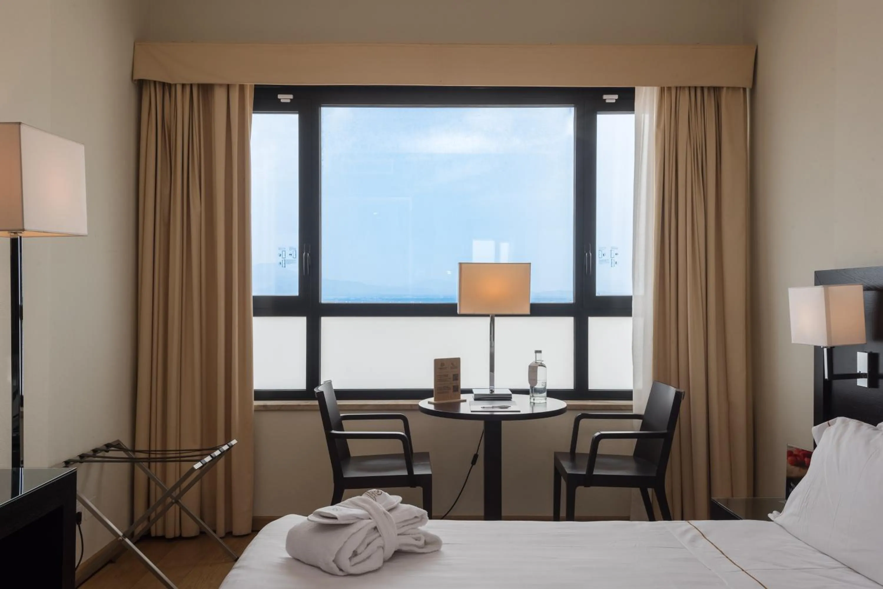 View (from property/room), Bed in Sardegna Hotel - Suites & Restaurant