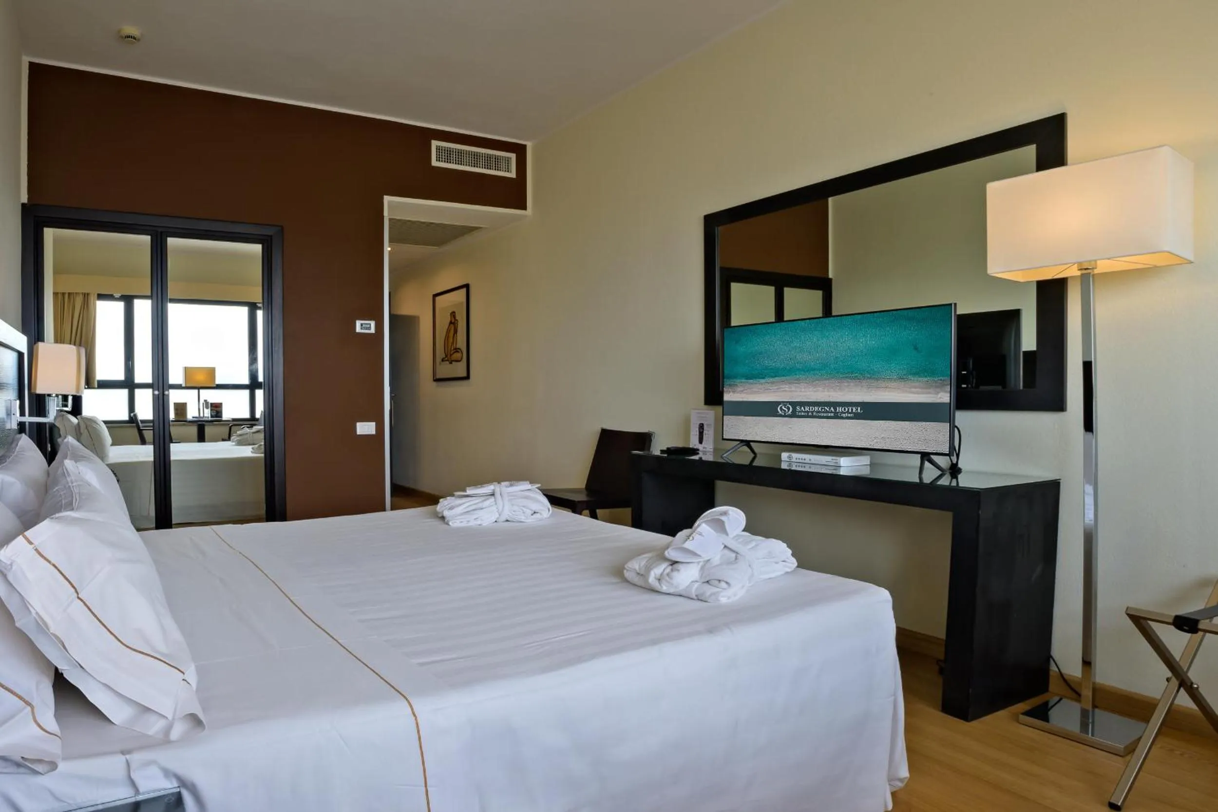 TV and multimedia, Bed in Sardegna Hotel - Suites & Restaurant