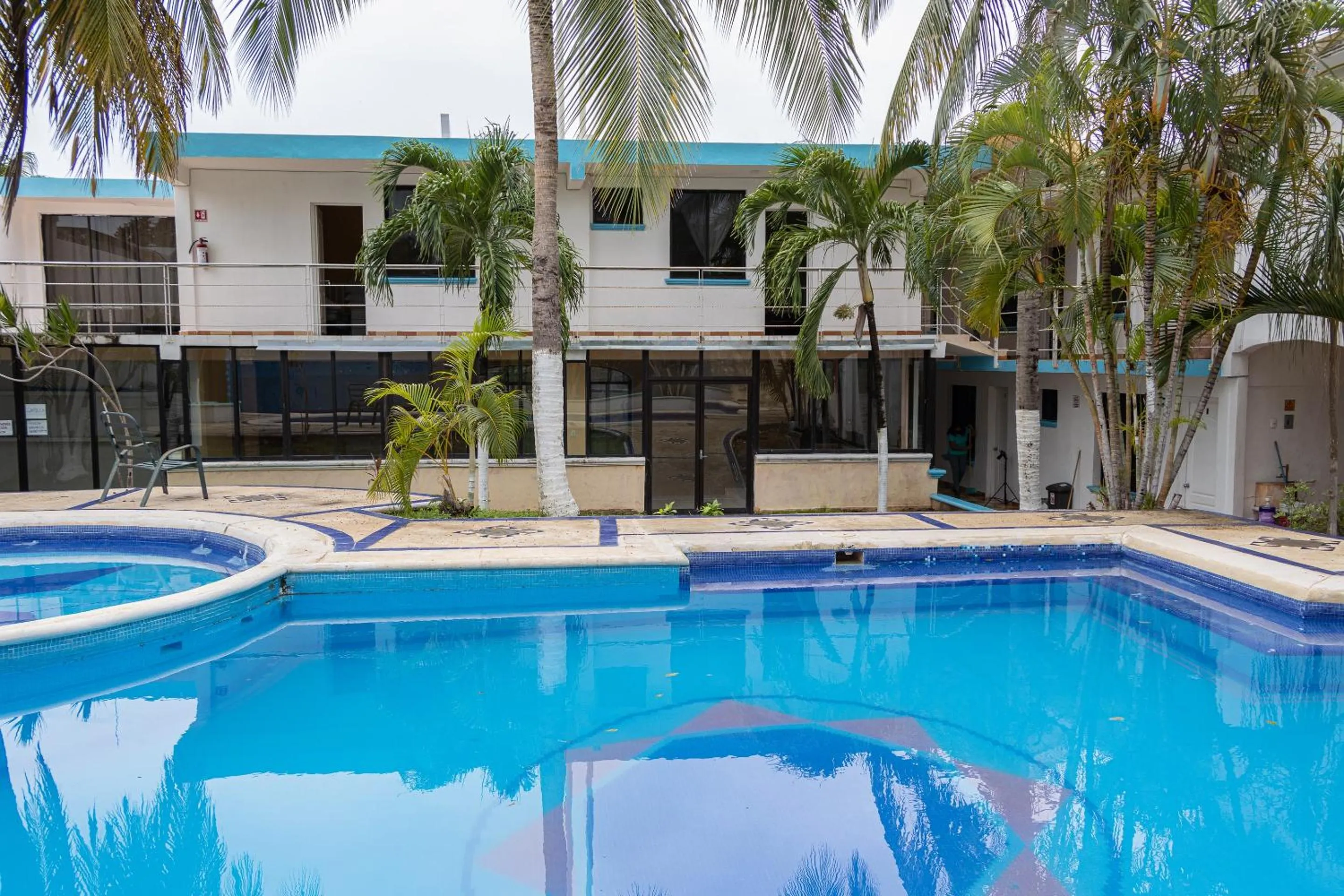 Swimming pool in OYO Hotel Marías,Aeropuerto Internacional de Chetumal