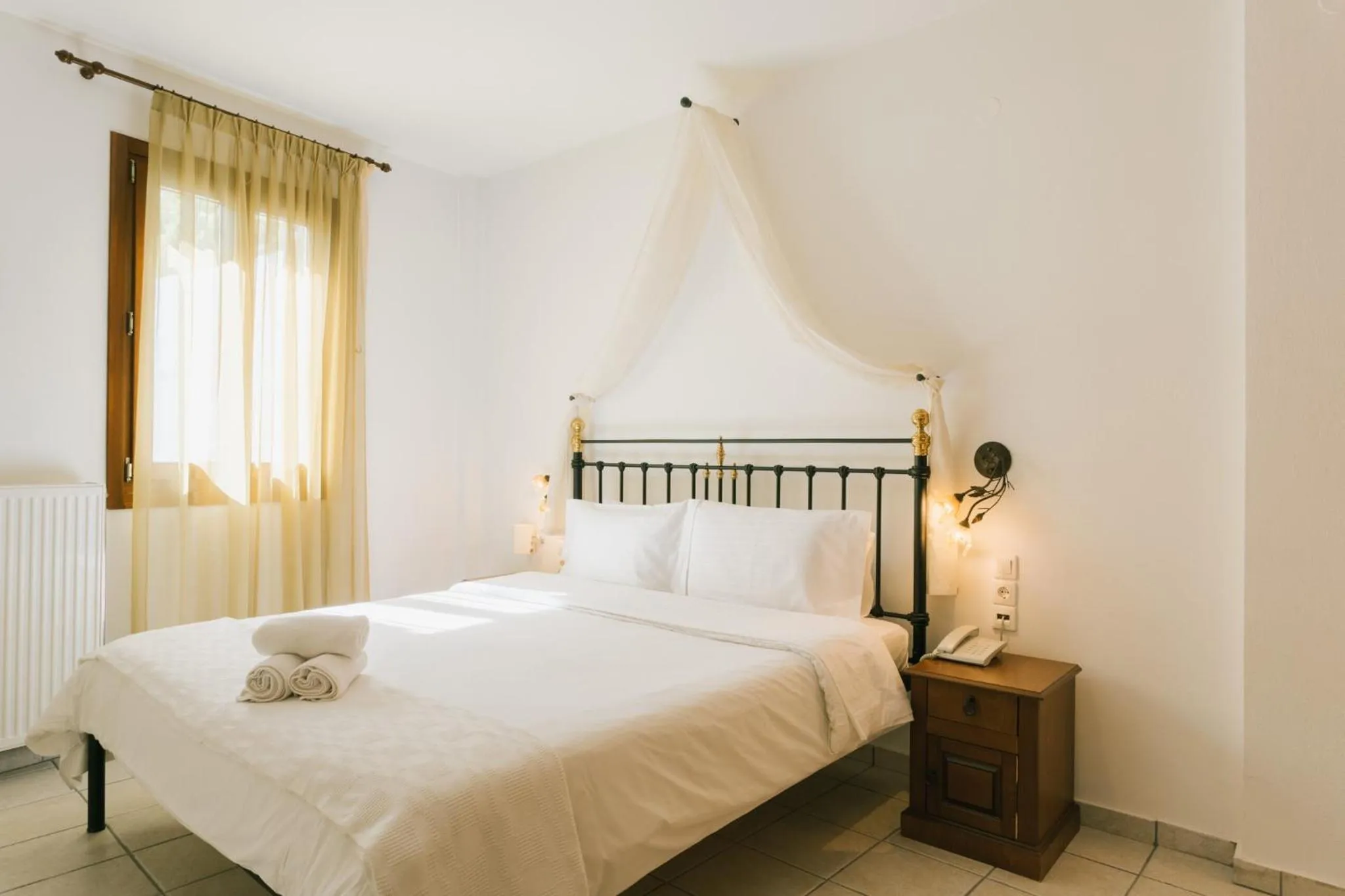 Bedroom, Bed in Archontiko Anemos