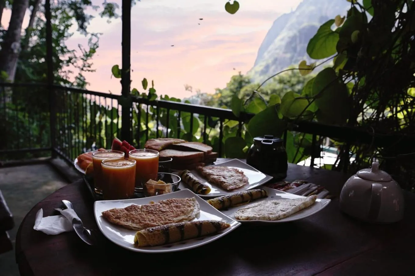 Dining area in Country Homes