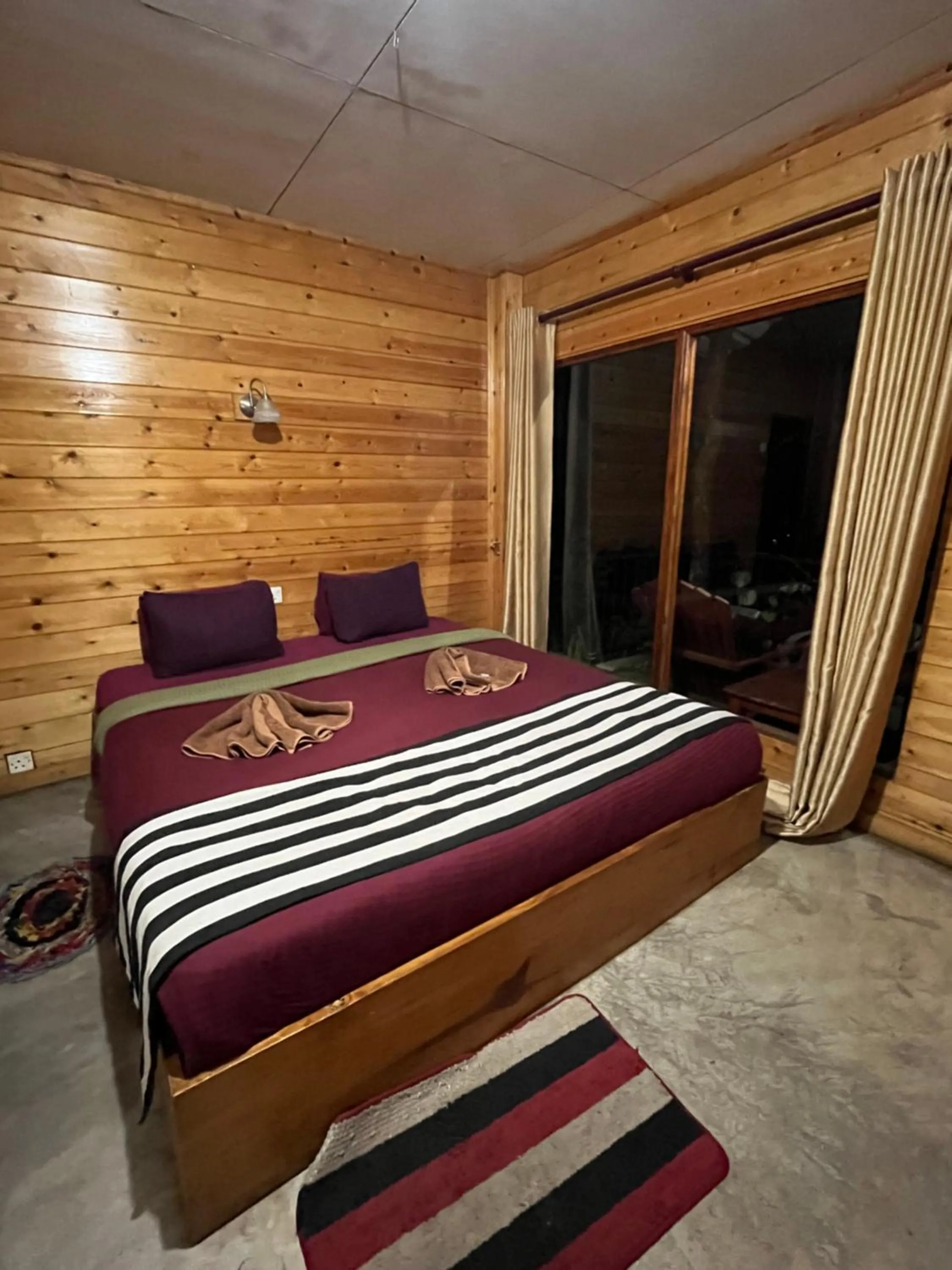 Living room, Bed in Country Homes