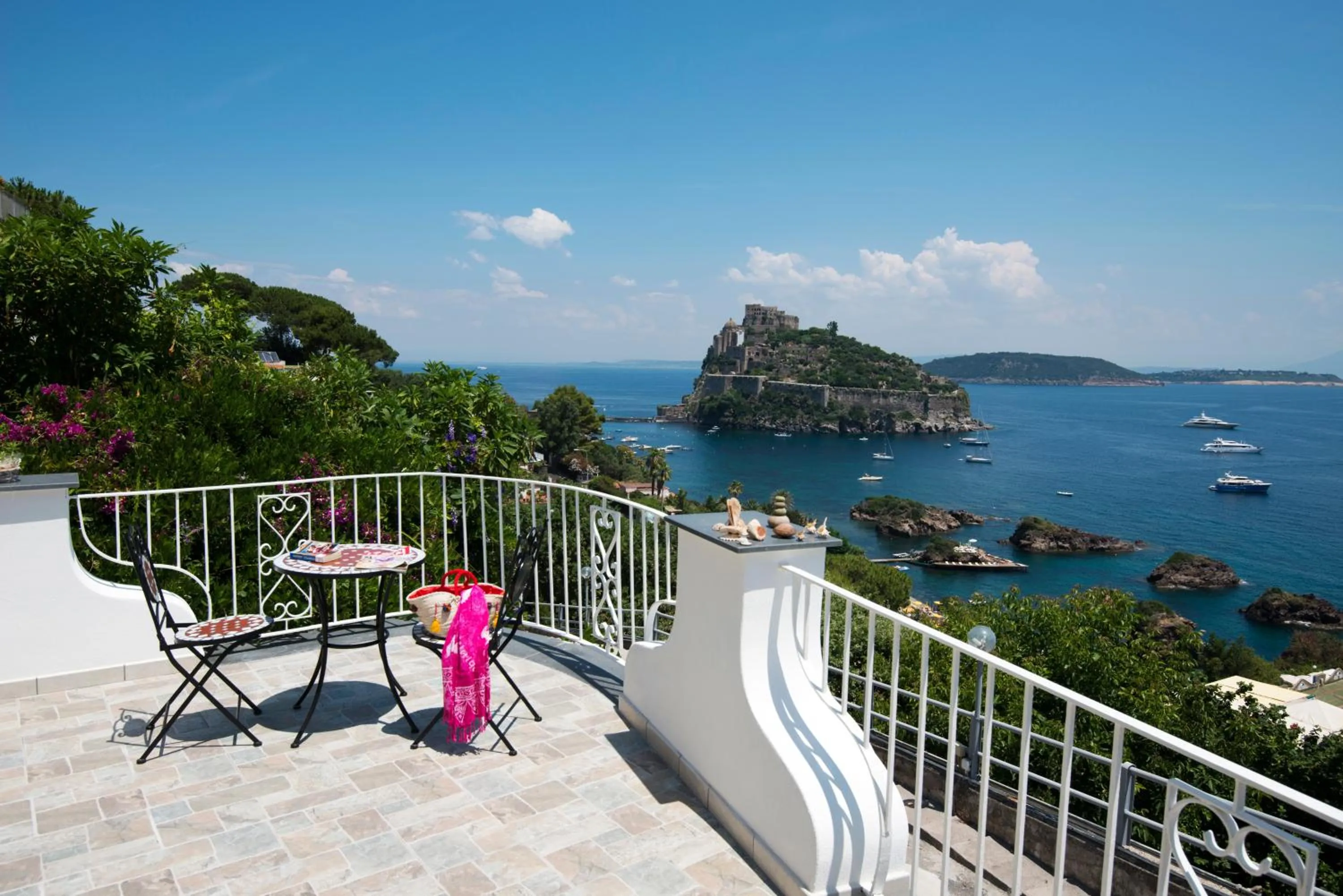 Property building in Hotel Giardino Delle Ninfe E La Fenice