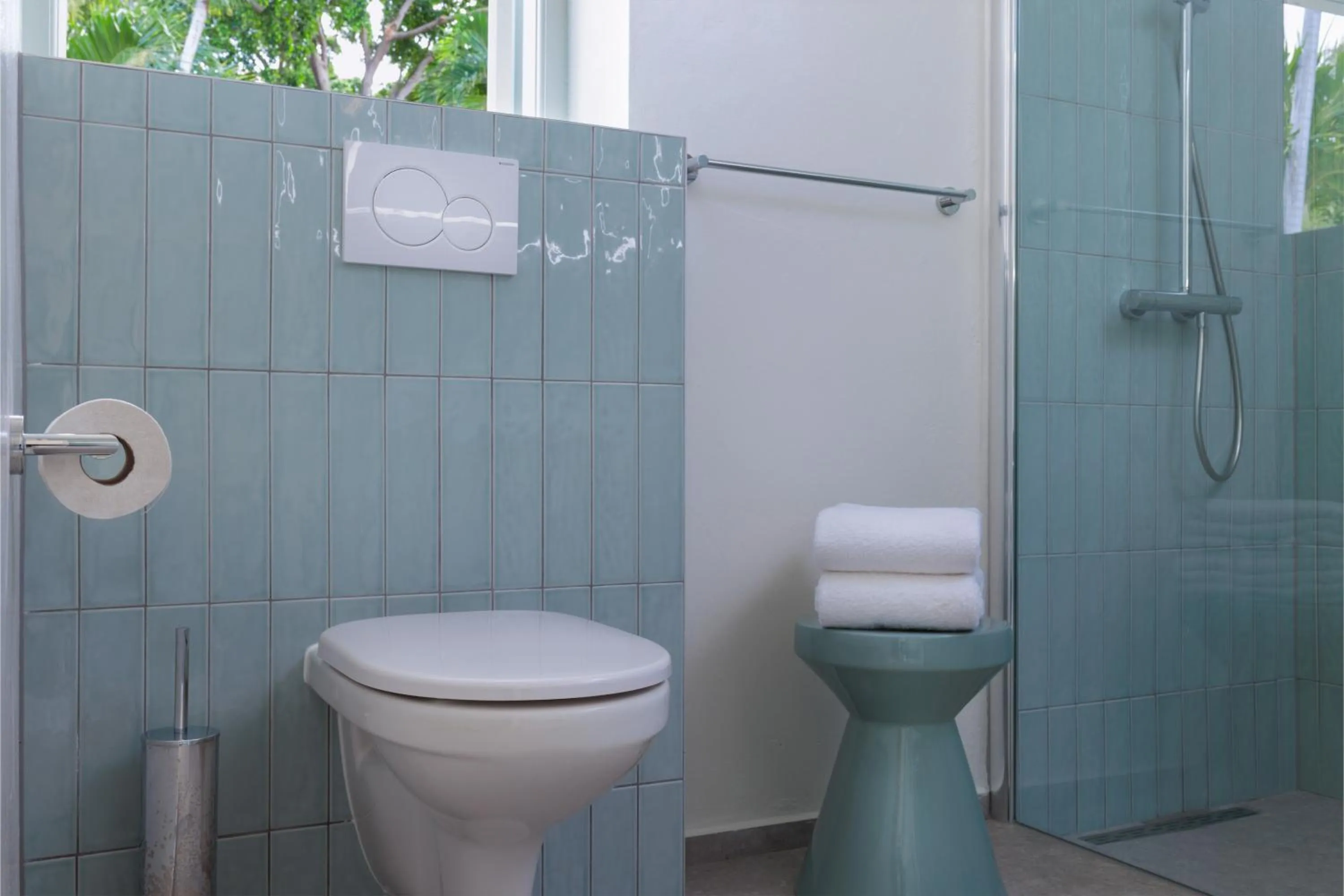 Shower in Kura Botanica Hotel