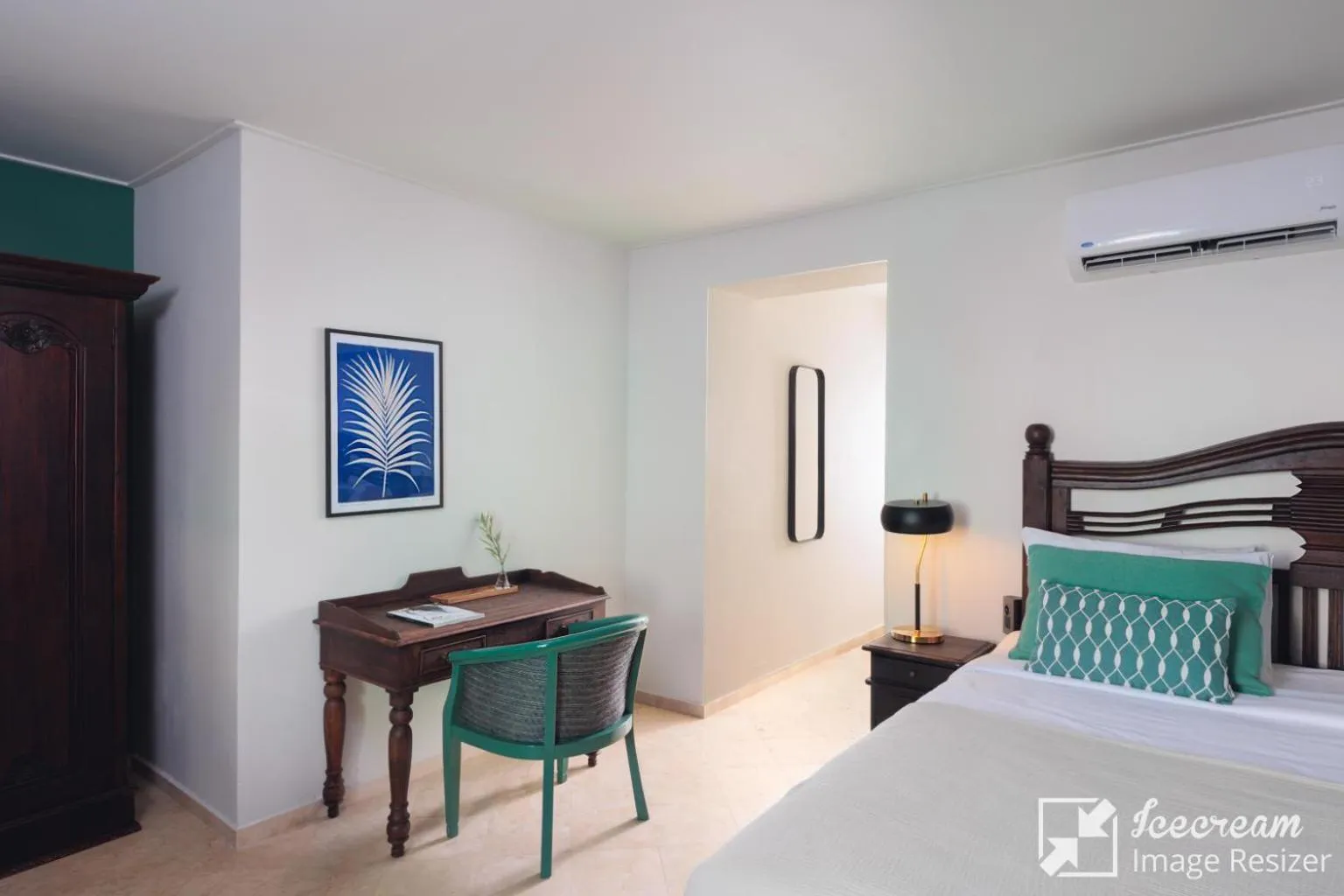 Bed in Kura Botanica Hotel