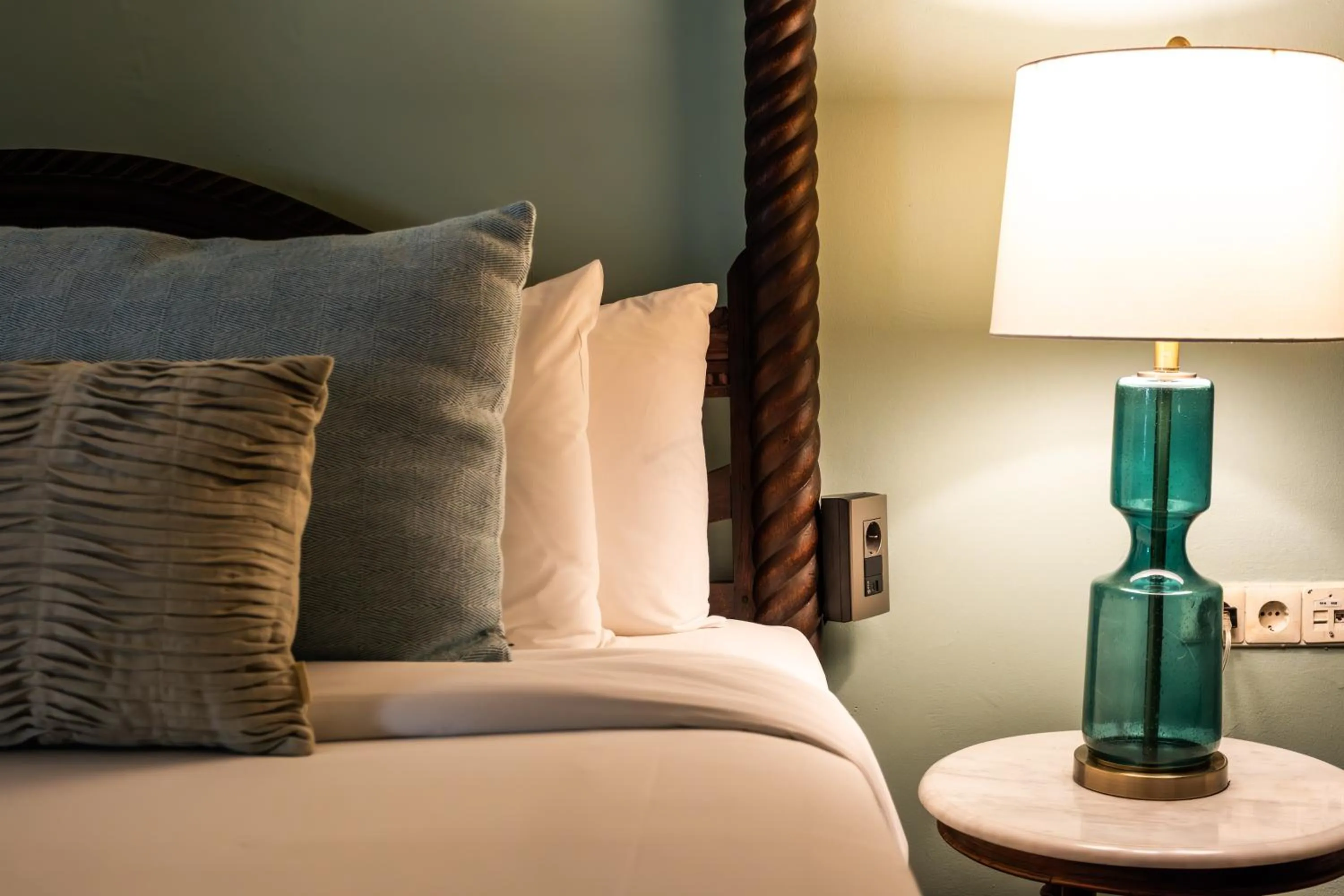 Bed in Kura Botanica Hotel