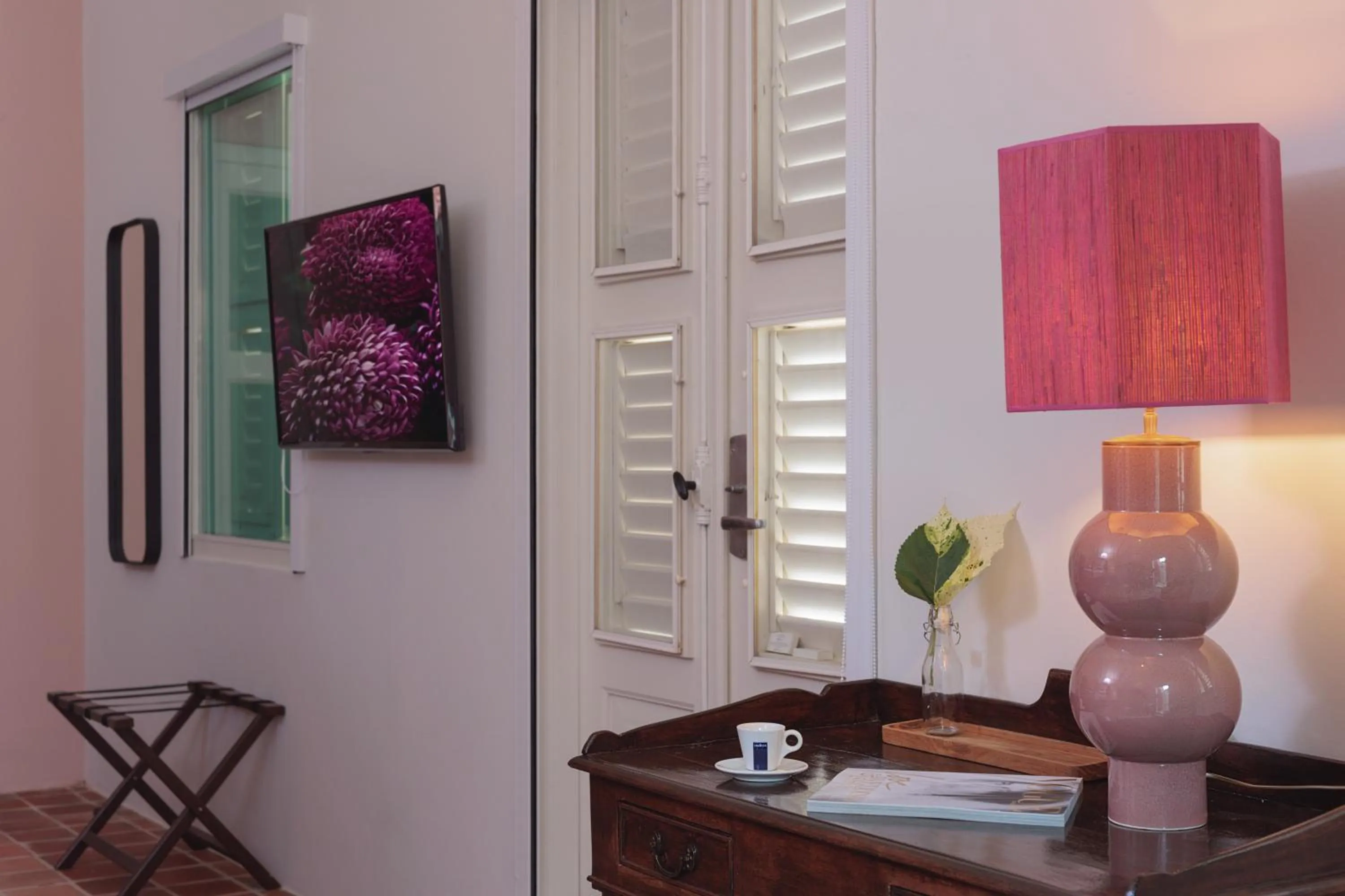 Decorative detail in Kura Botanica Hotel