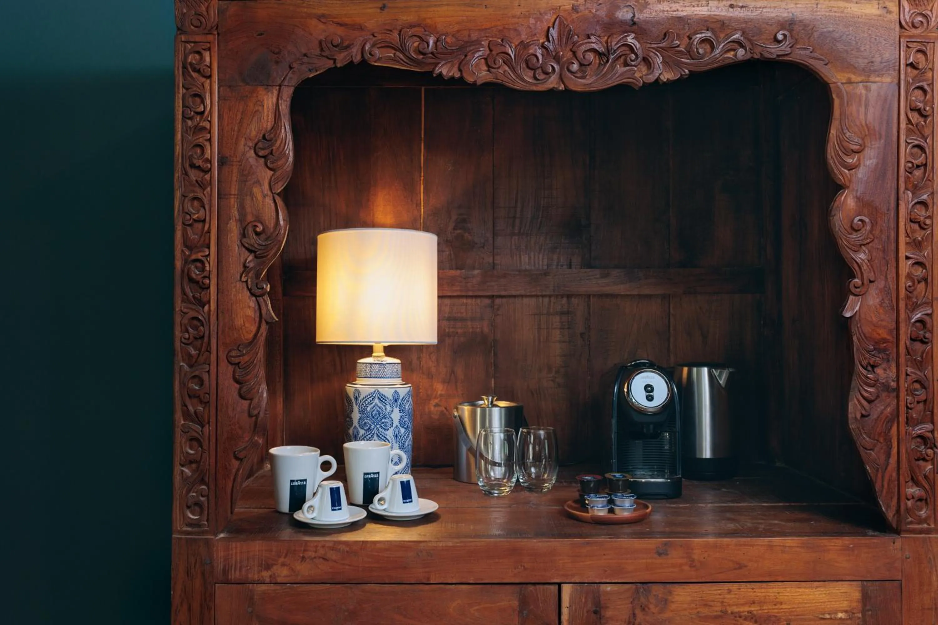 Coffee/tea facilities in Kura Botanica Hotel