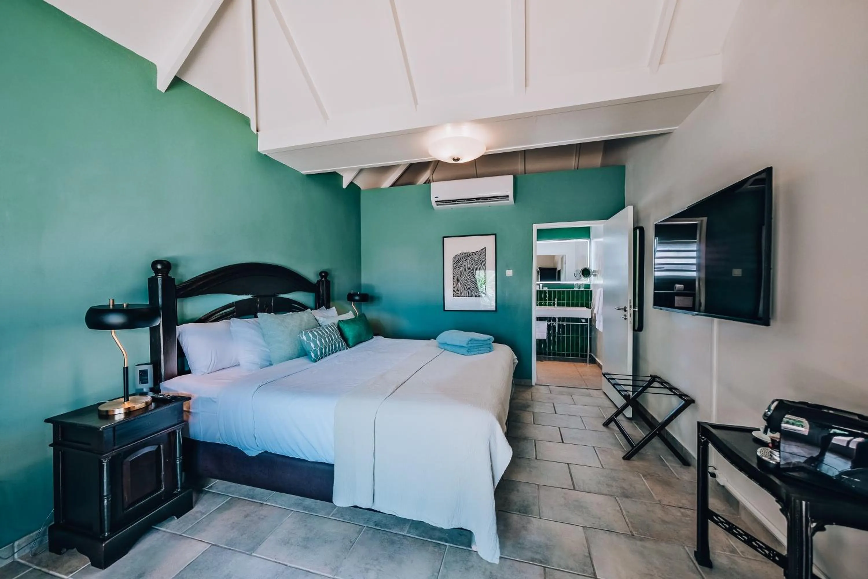 Bed in Kura Botanica Hotel