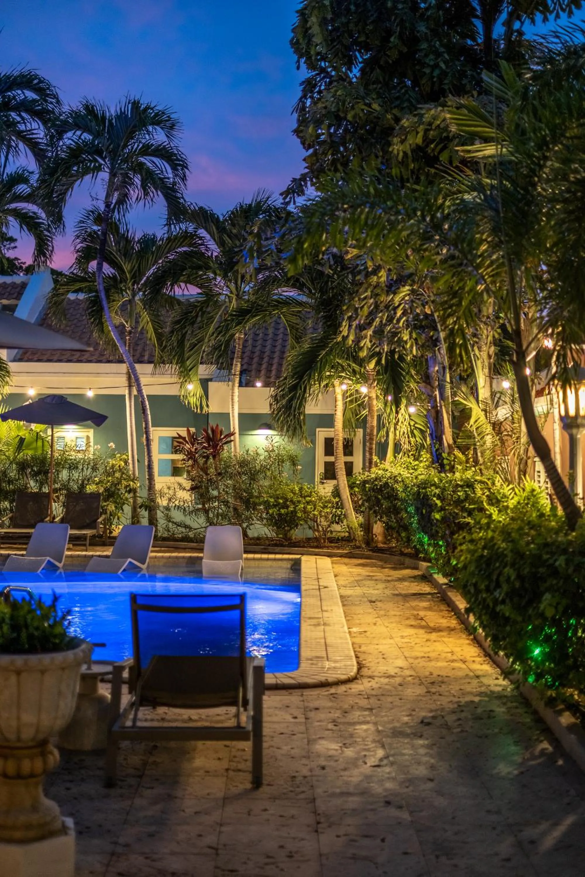 Swimming pool in Kura Botanica Hotel