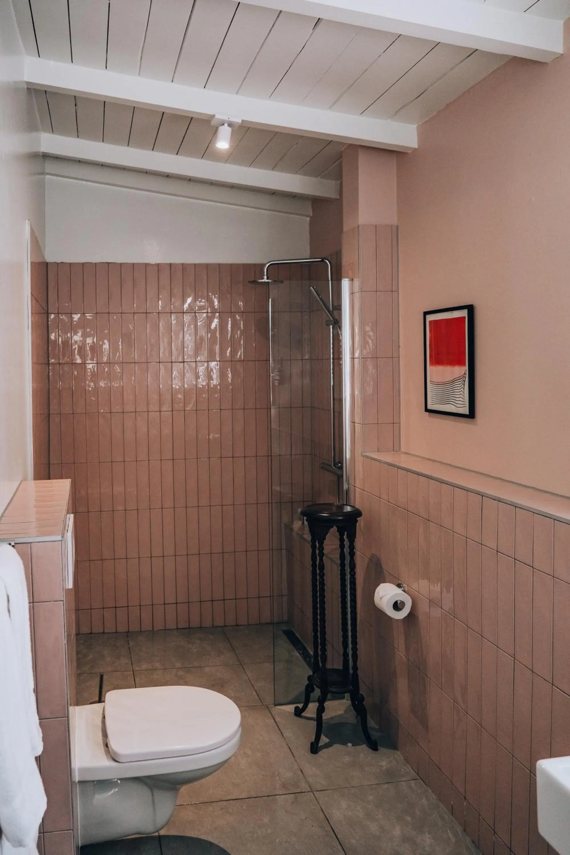 Shower in Kura Botanica Hotel