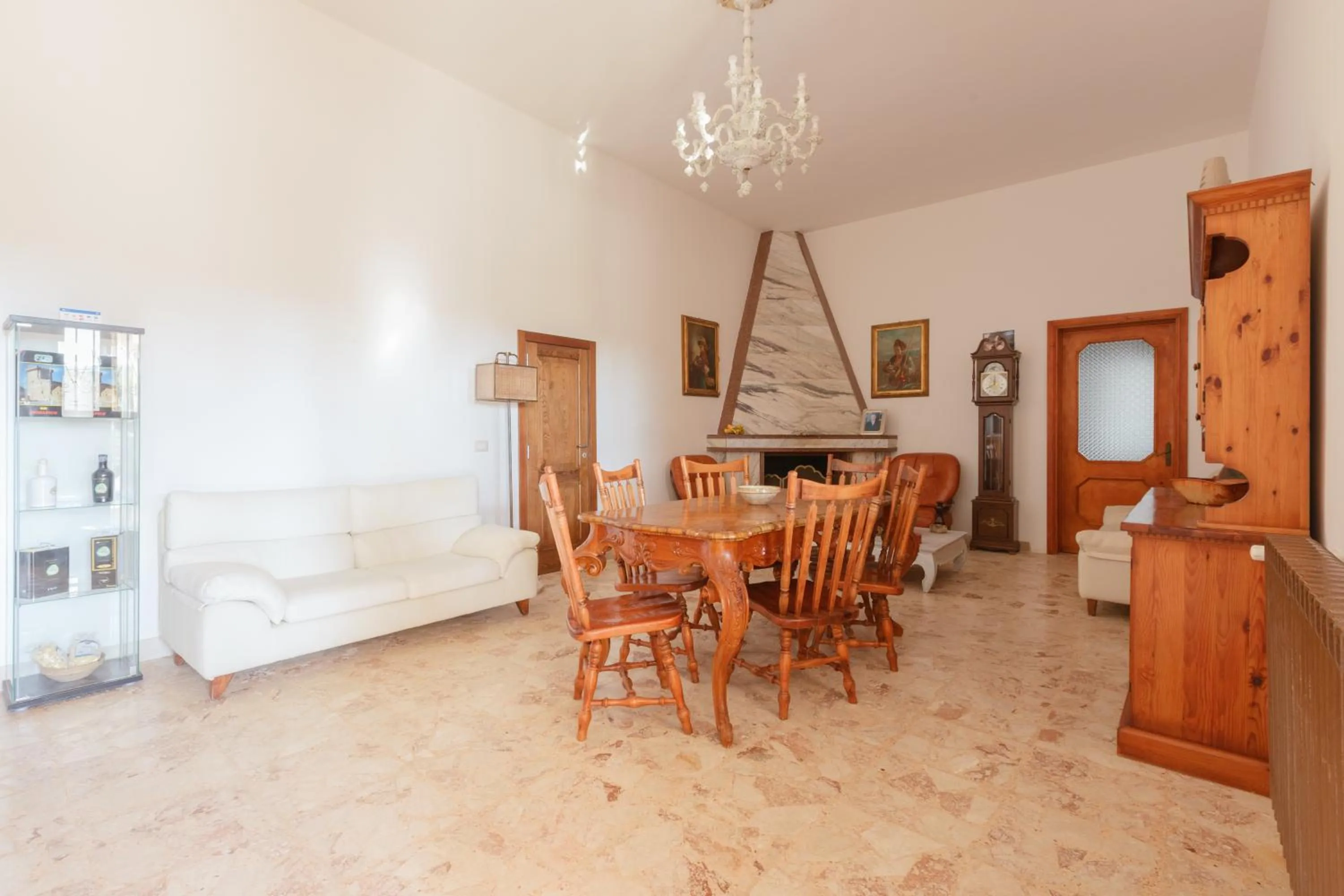 Communal lounge/ TV room in Casolare Lodedo