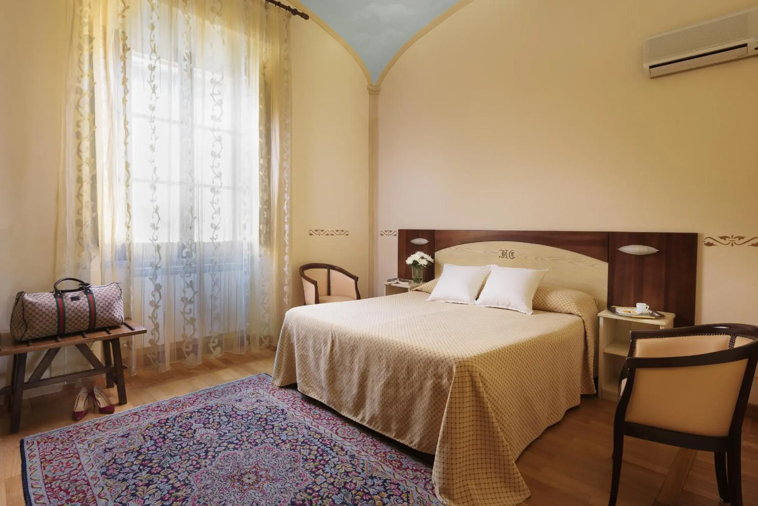Classic Double or Twin Room in Hotel Dei Capitani Classic Double or Twin Room in Hotel Dei Capitani