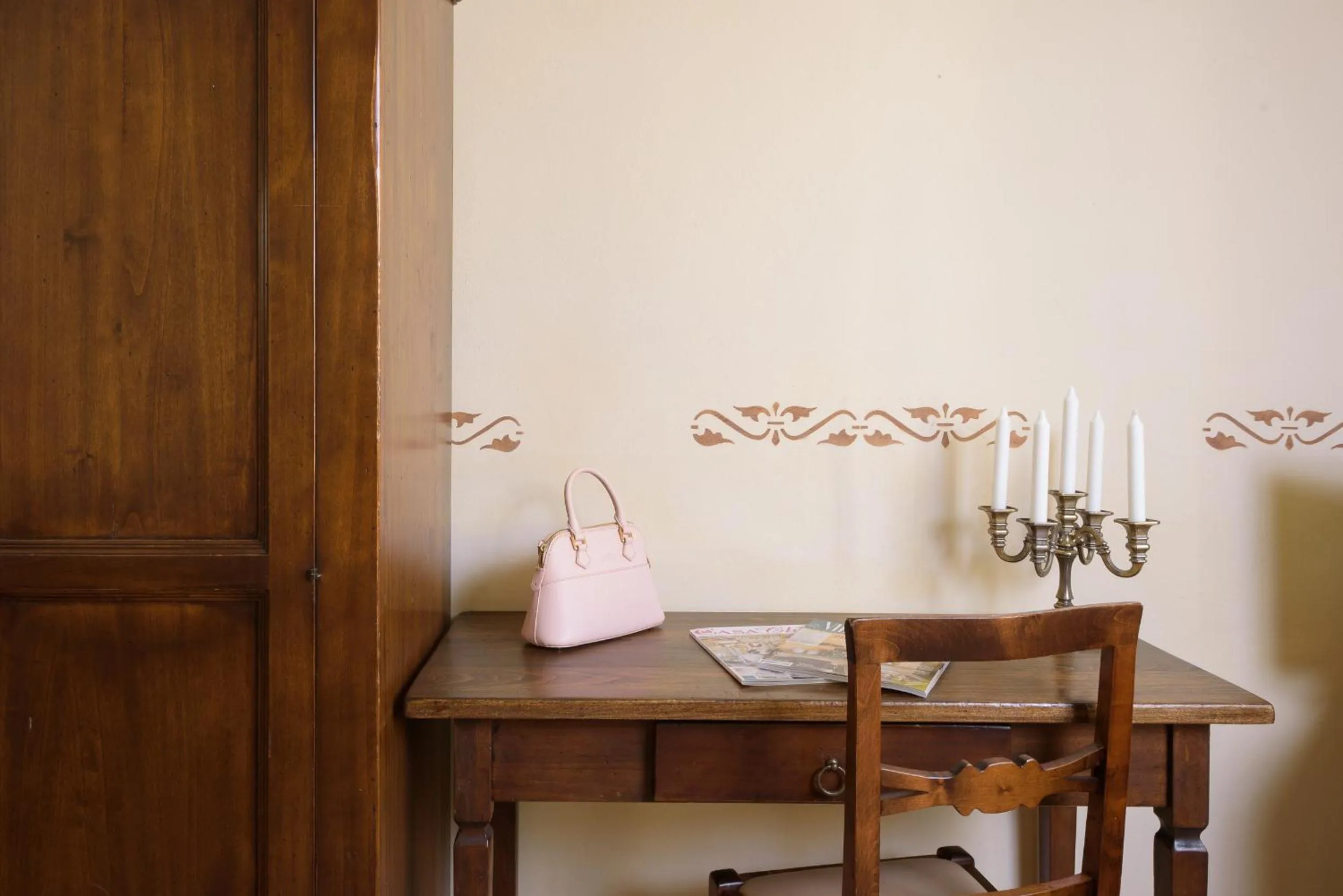 Decorative detail in Hotel Dei Capitani