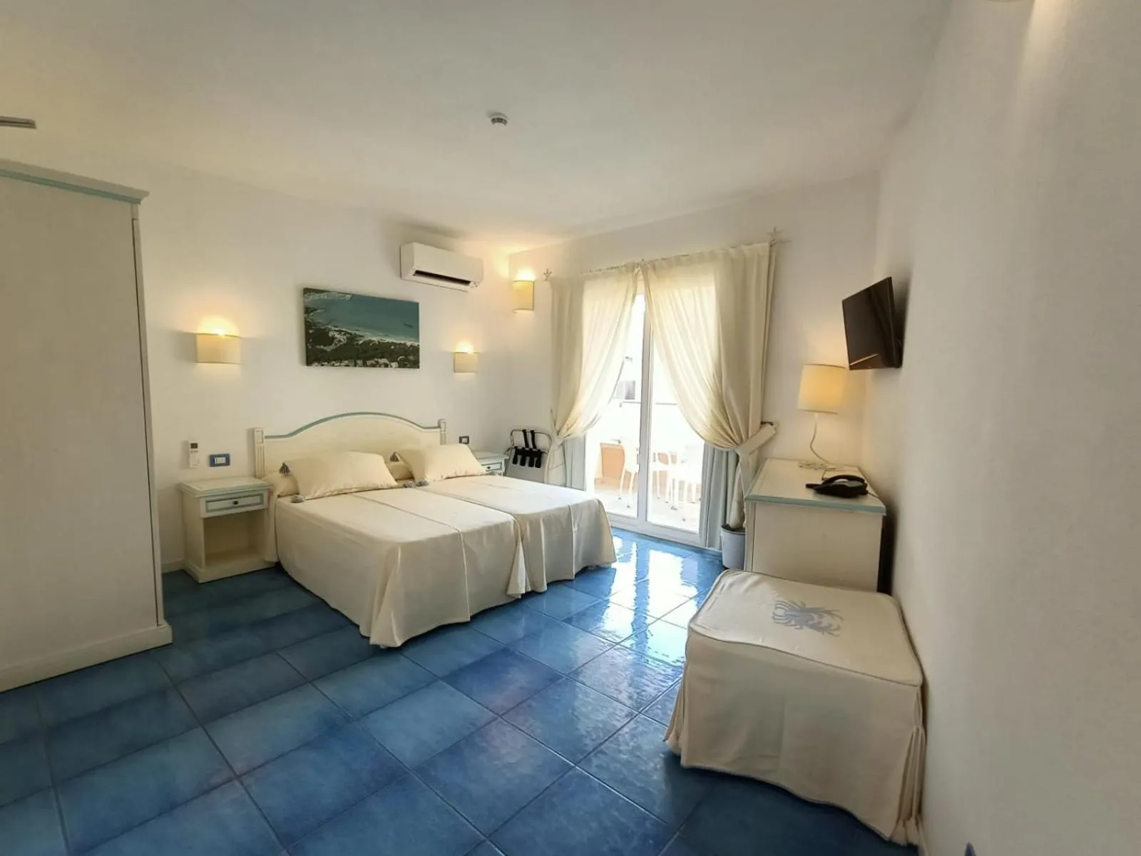 Bedroom, Bed in Janas Hotel