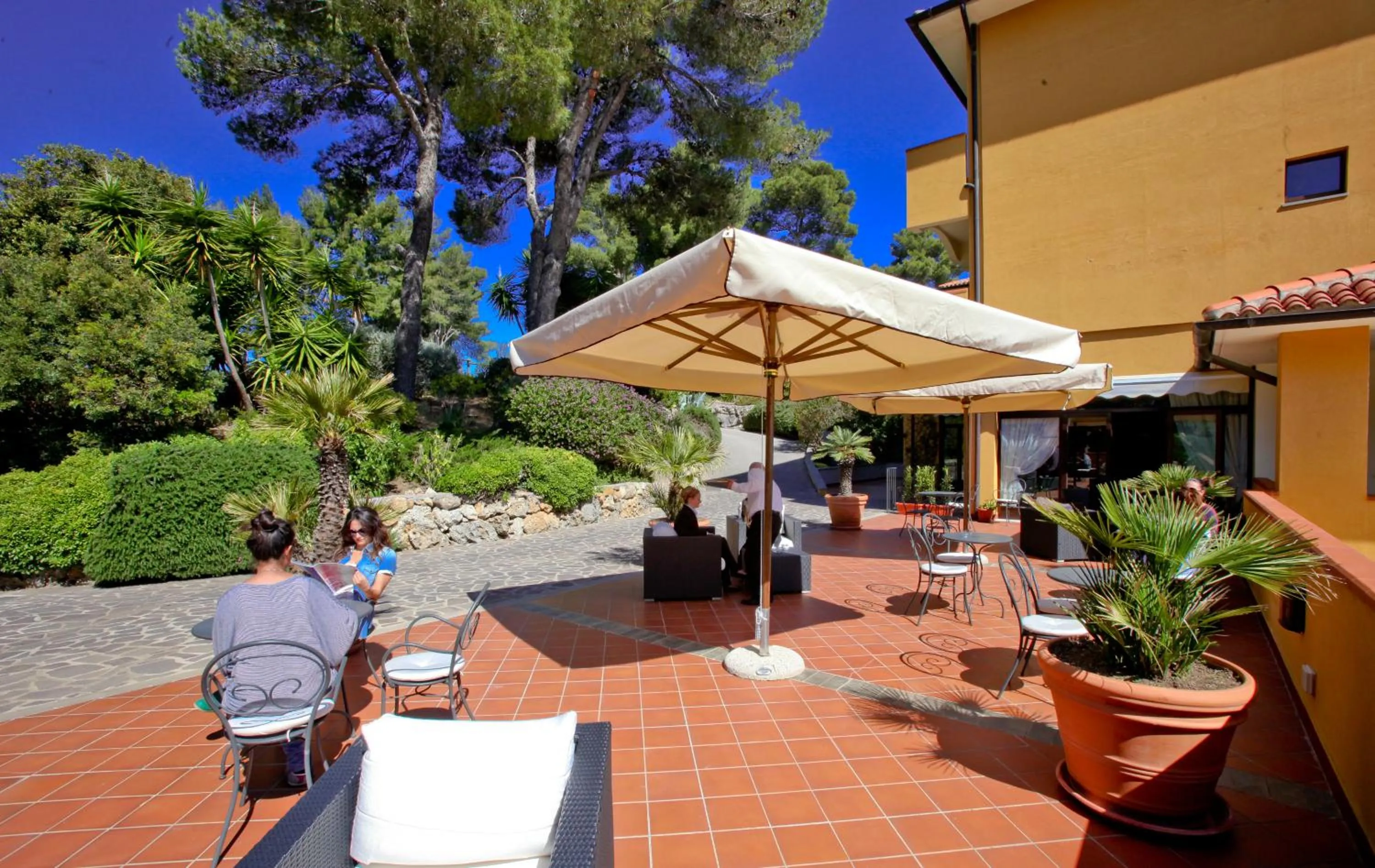 Balcony/Terrace in Albergo Filippo II