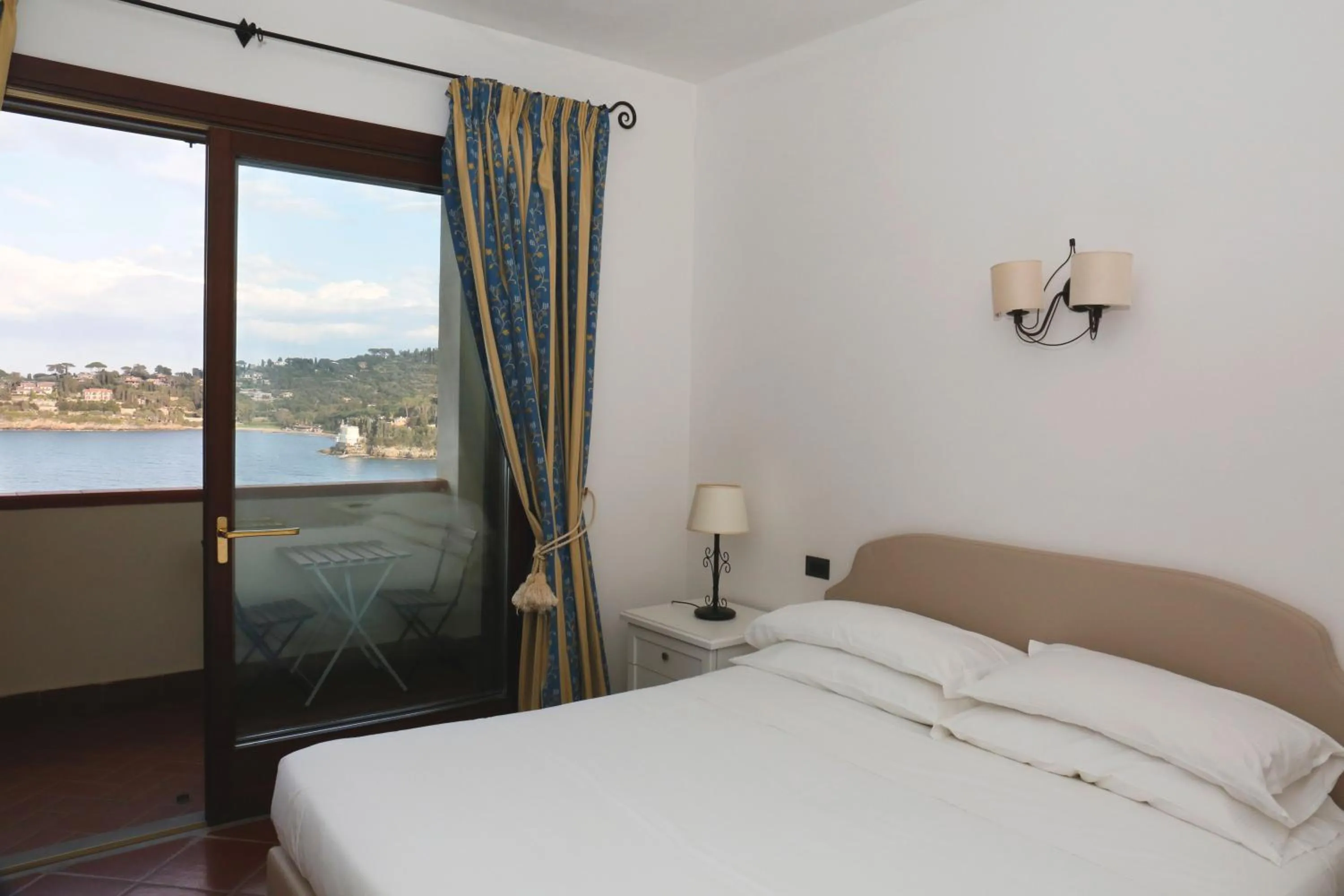 Bed in Albergo Filippo II