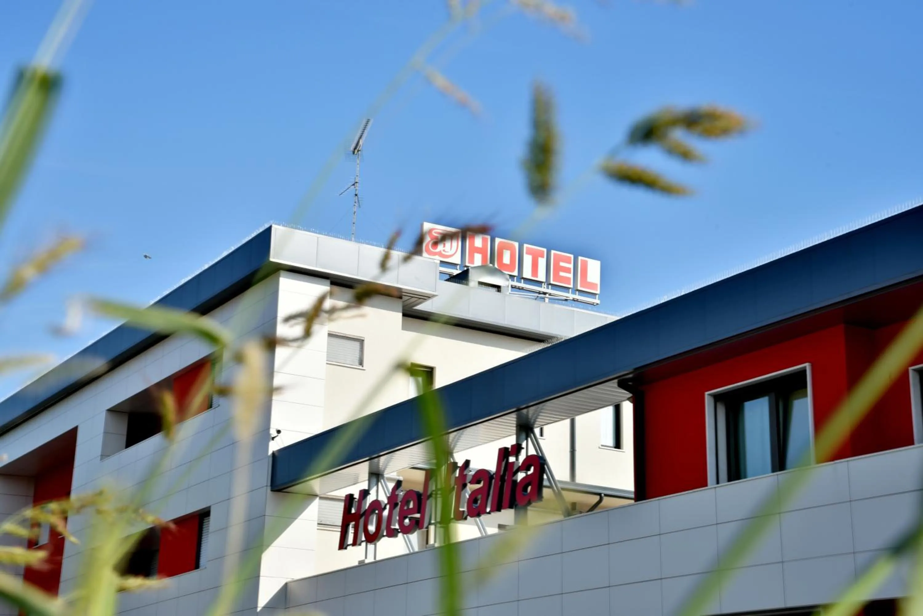 Facade/entrance in Hotel Italia