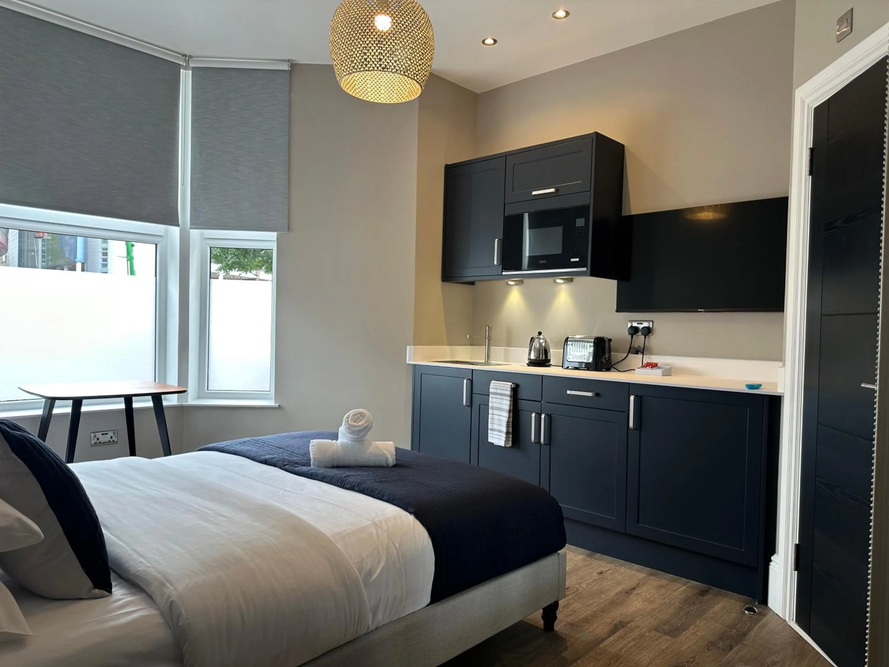 Bedroom, Bed in Central Studios