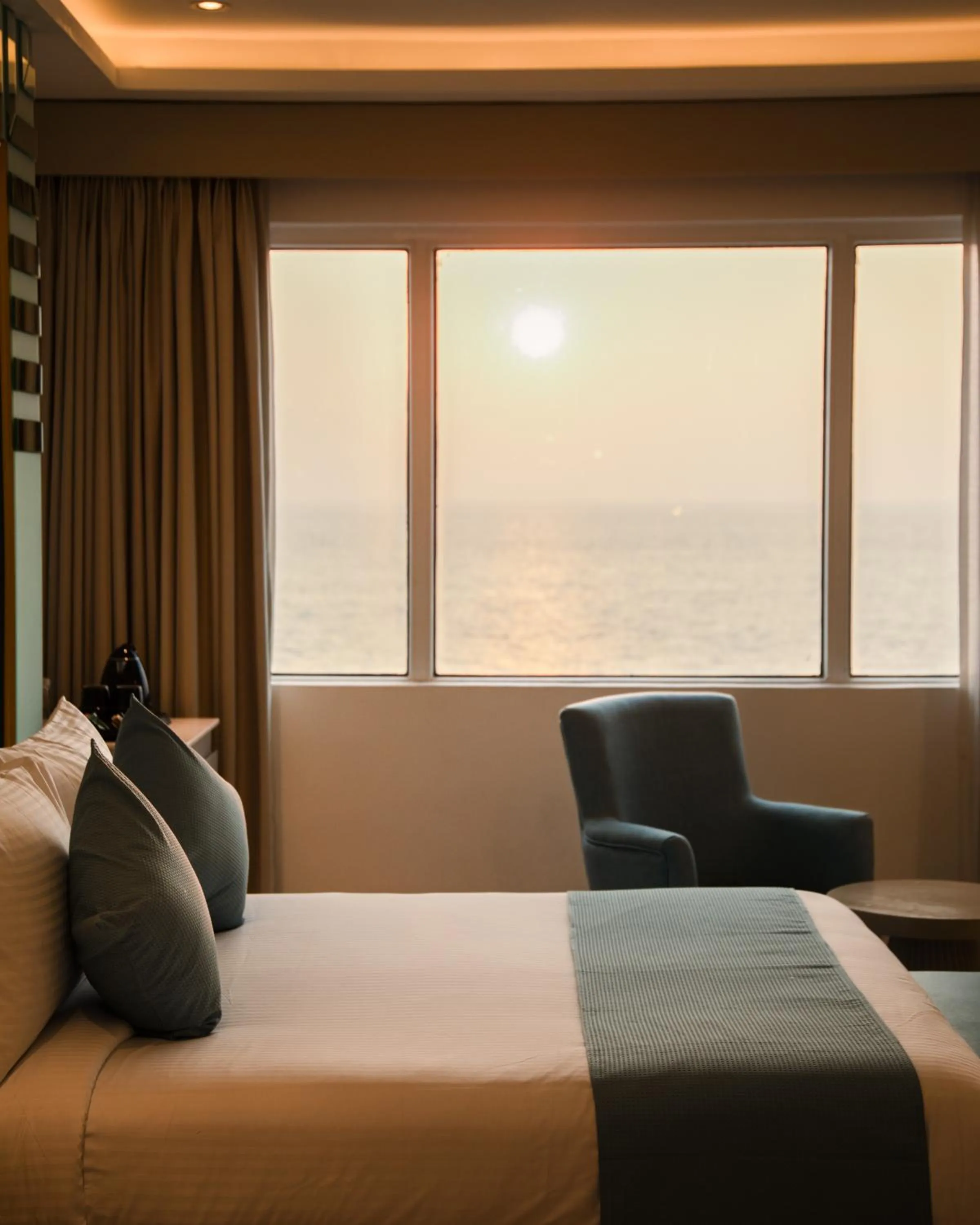 Bed in Marine Bay Colombo