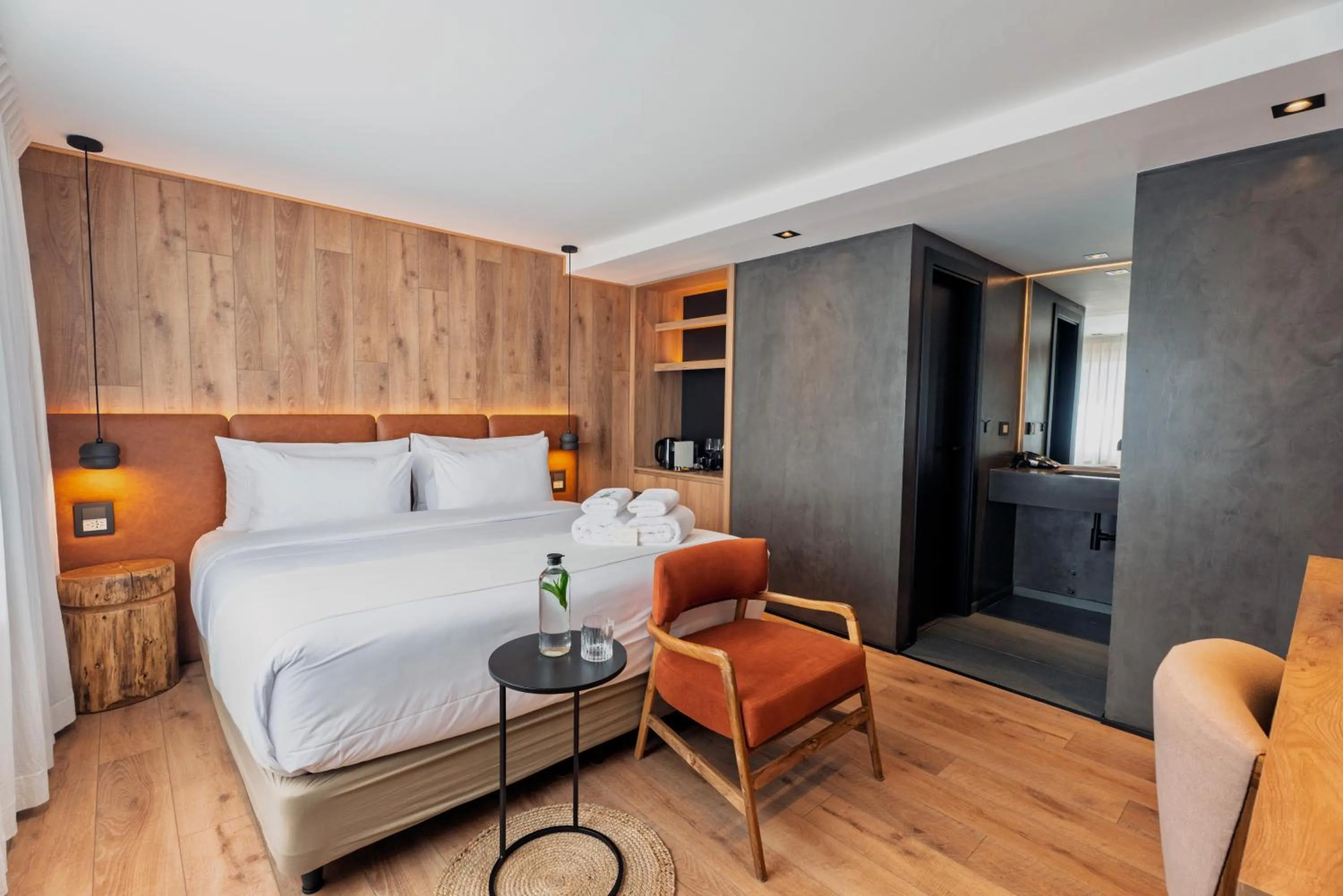 Bedroom, Bed in Montano Boutique Suites