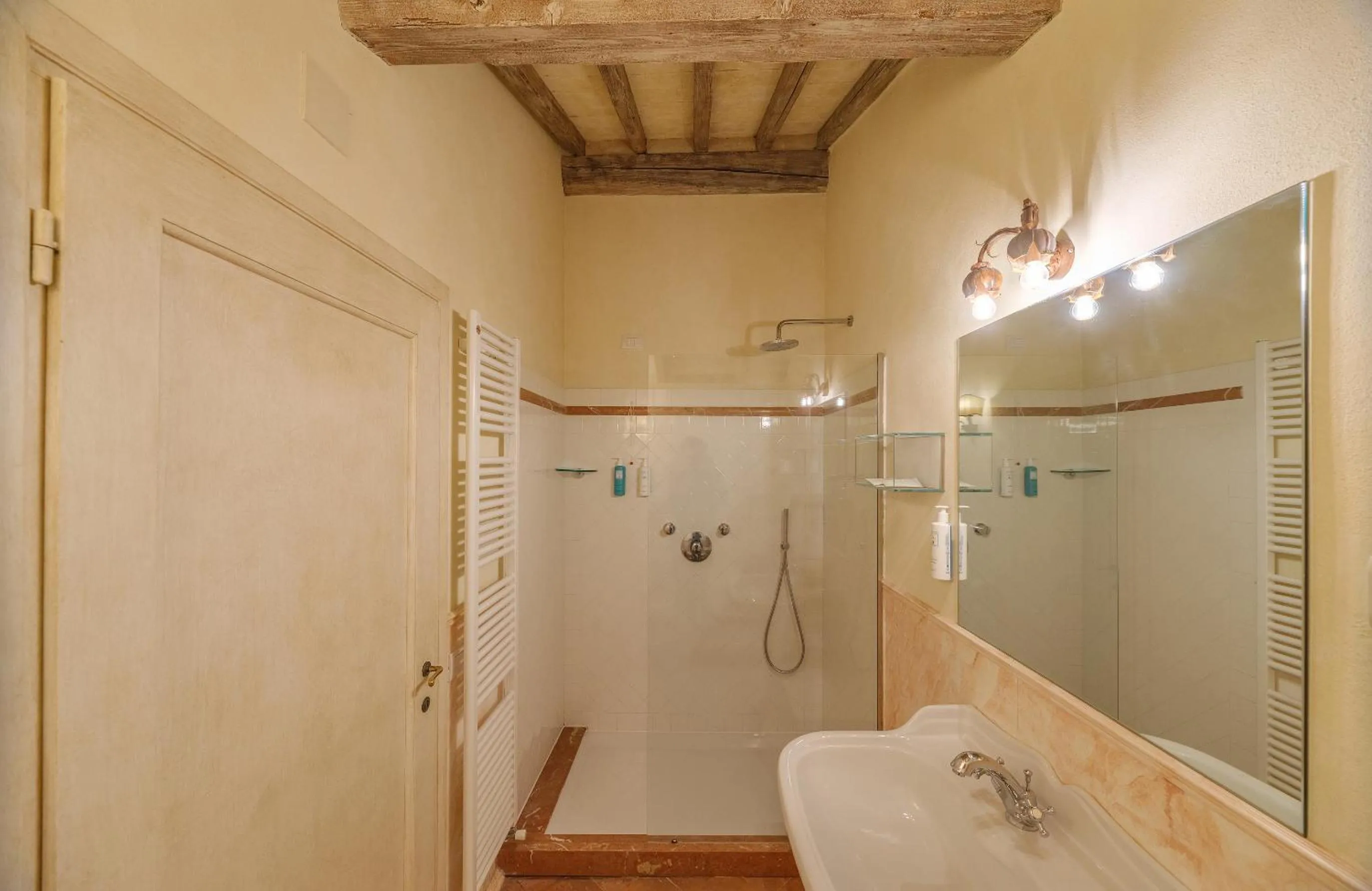 Shower in Villa Barberino