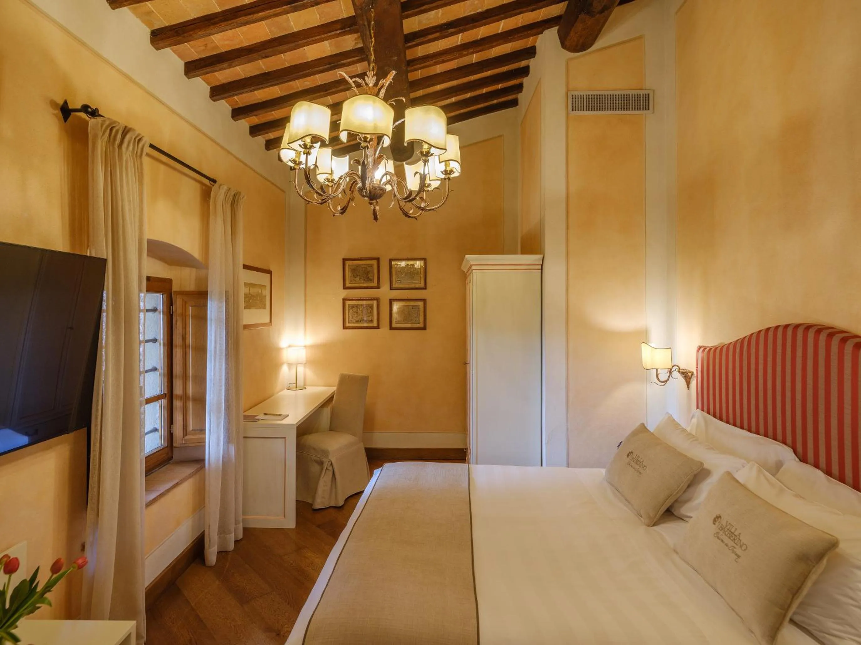 Bed in Villa Barberino