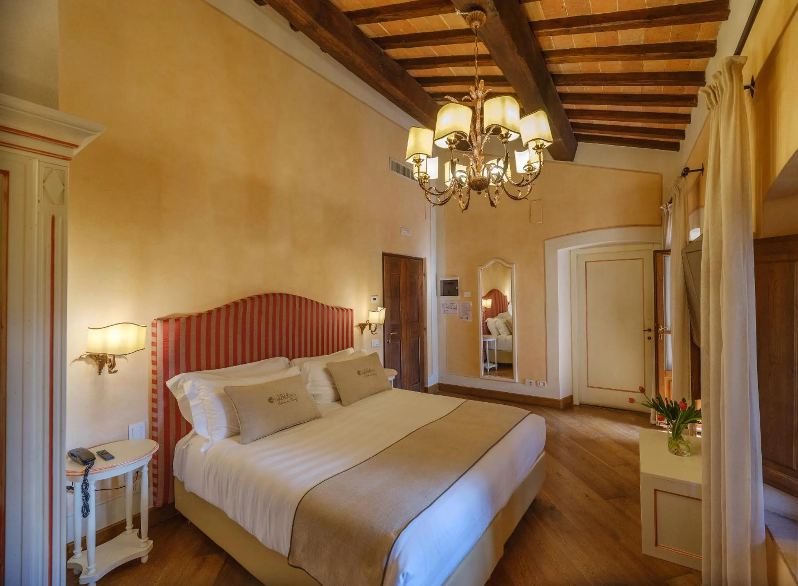 Photo of the whole room, Bed in Villa Barberino