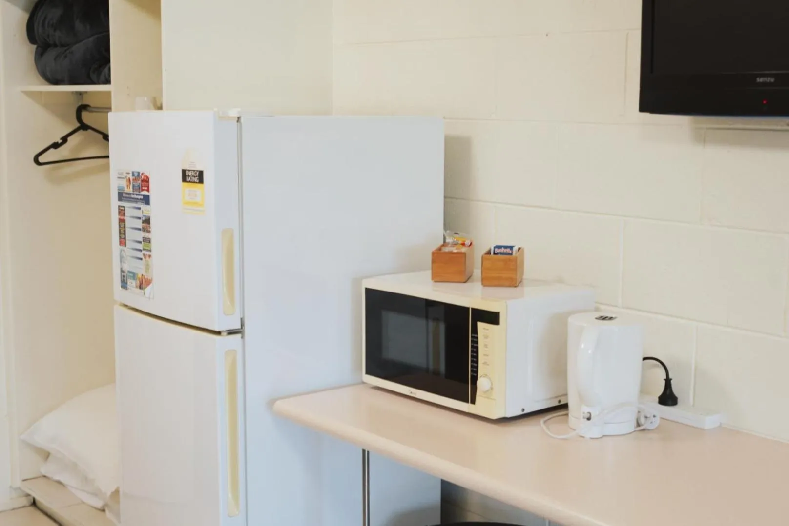 Coffee/tea facilities in Porky's Motel Rockhampton