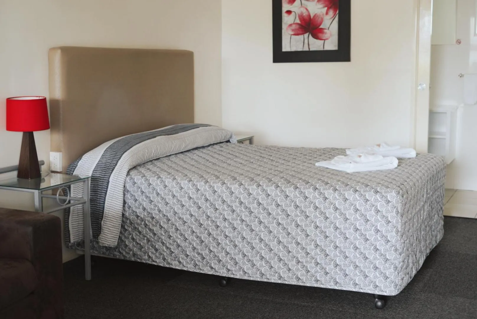 Bed in Porky's Motel Rockhampton