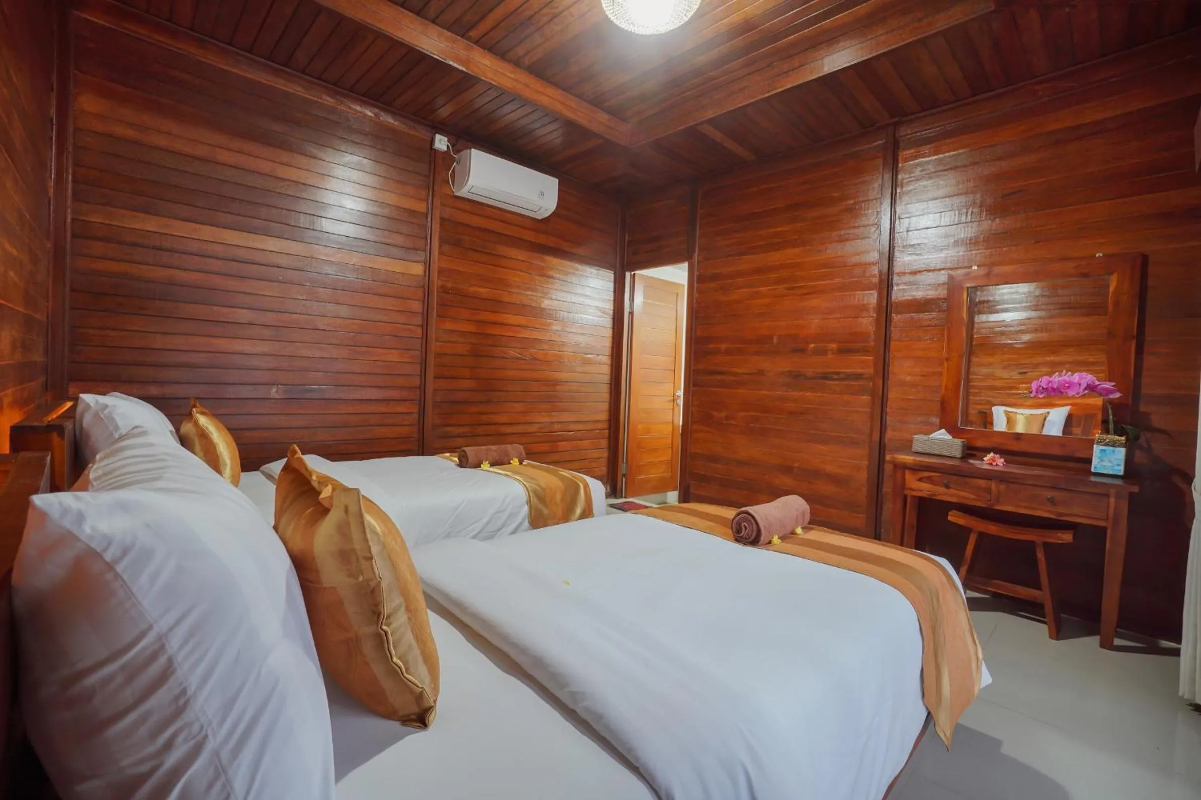 Photo of the whole room in Kawi Penida Room