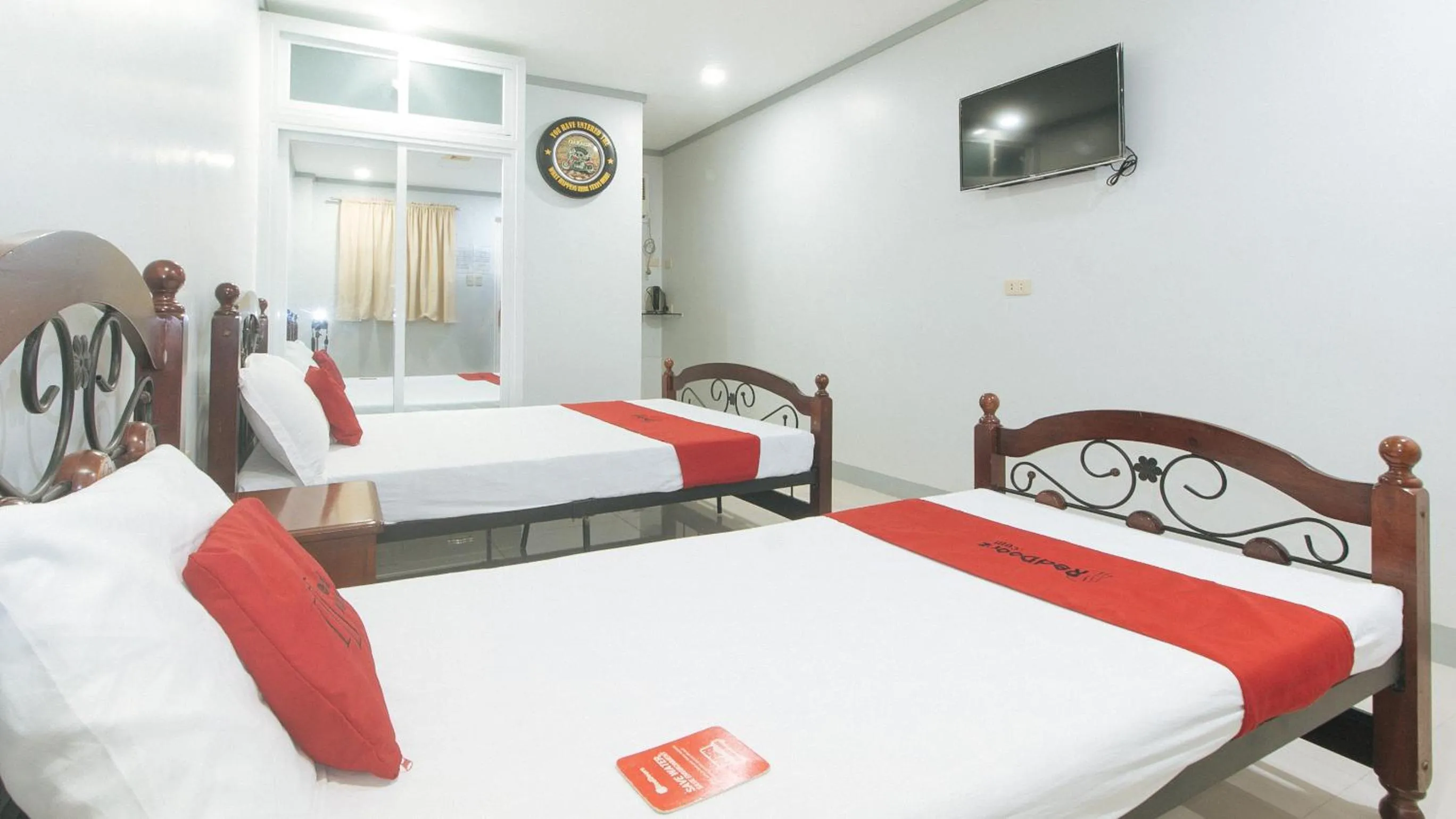 Bed in RedDoorz at Guimod Transient House Ilocos Sur