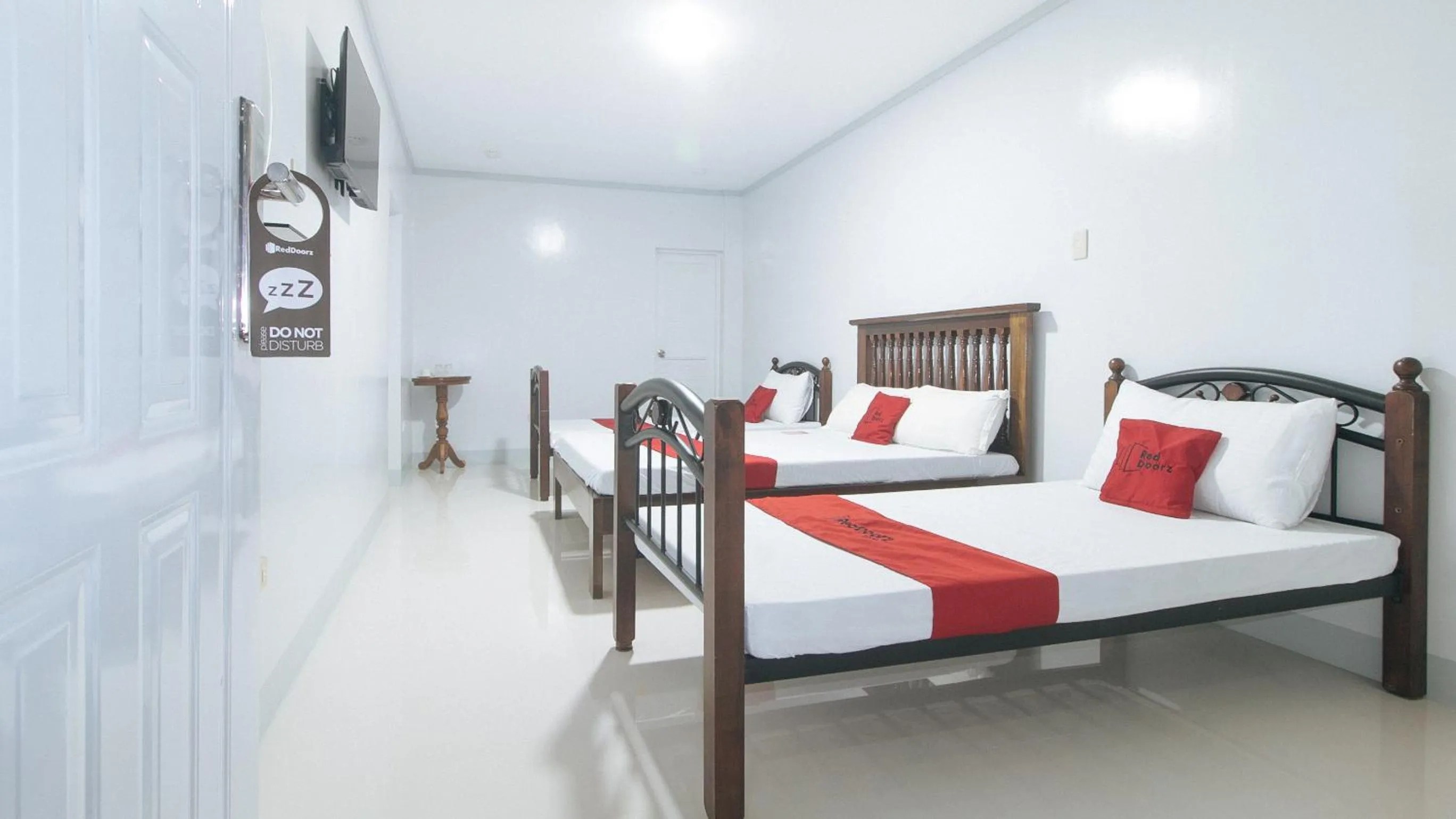 Bed in RedDoorz at Guimod Transient House Ilocos Sur
