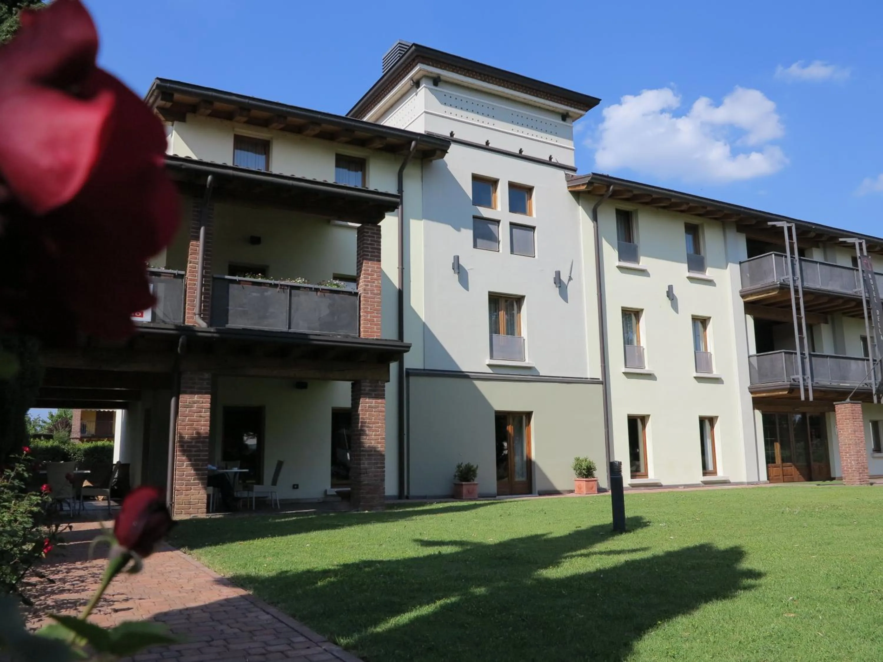 Facade/entrance in Hotel Della Torre 1850