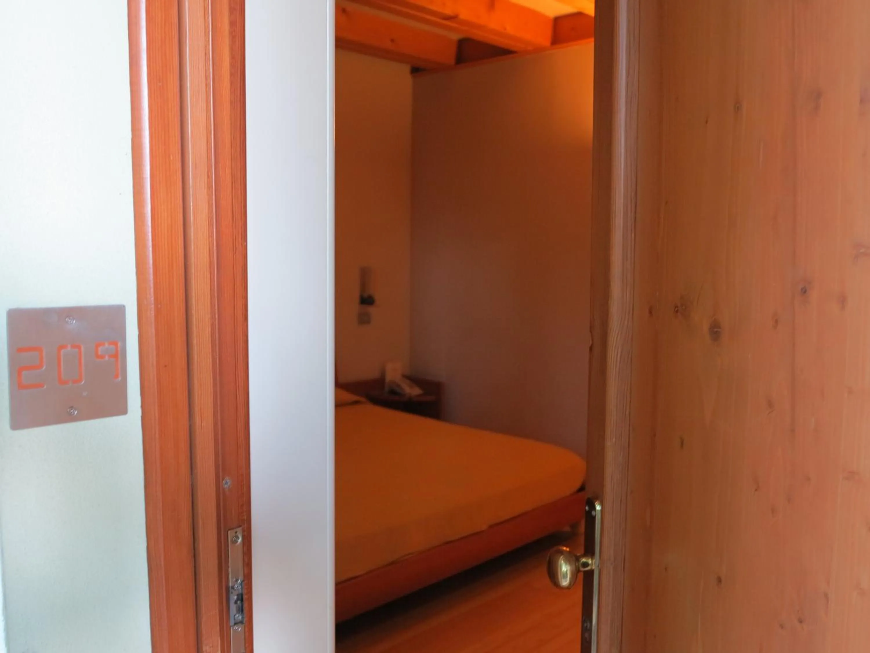 Photo of the whole room, Bed in Hotel Della Torre 1850