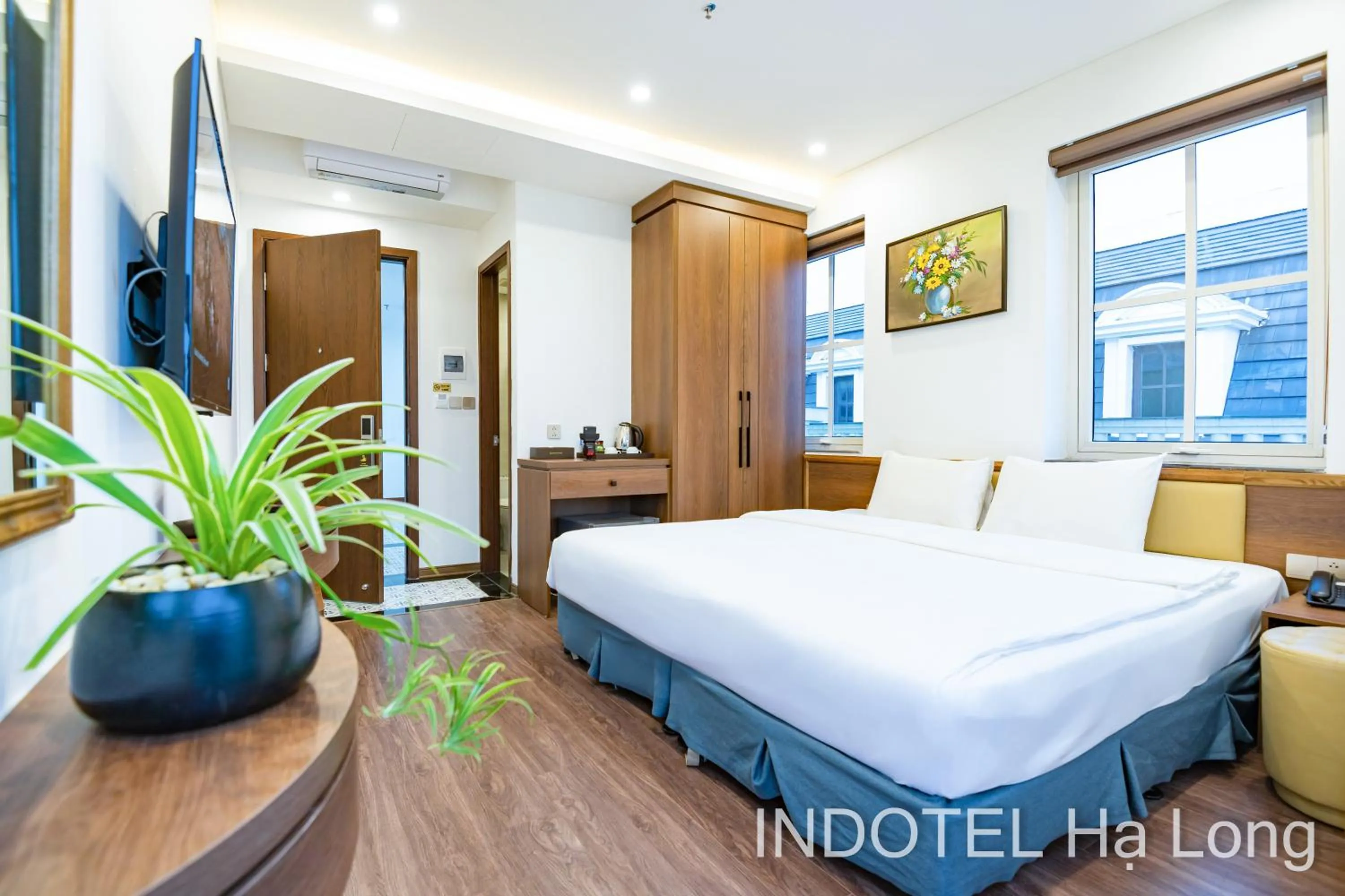Bed in INDOTEL HALONG HOTEL